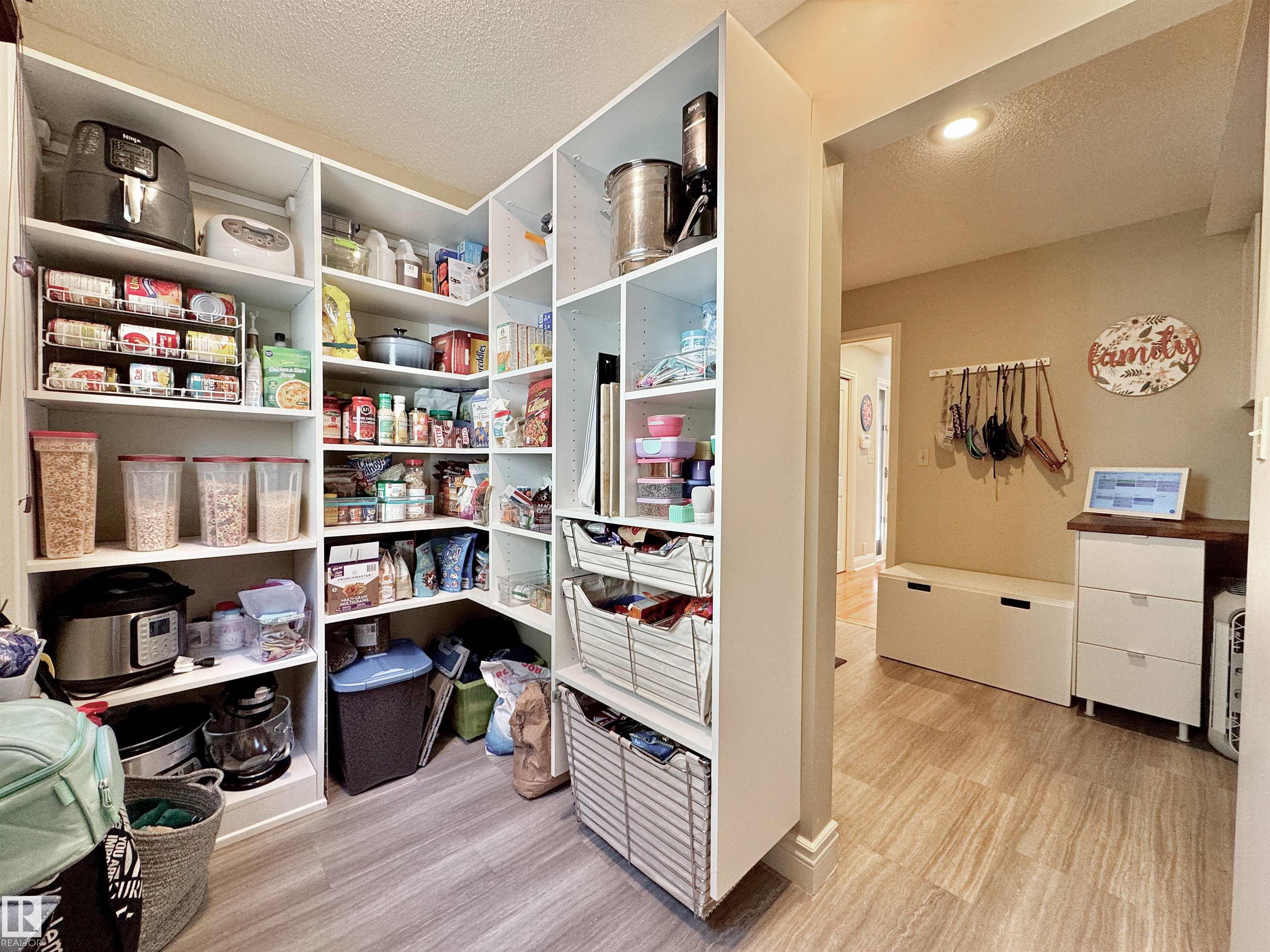 Photo 13 at 4 Wolf Crescent NW, Westridge, Edmonton