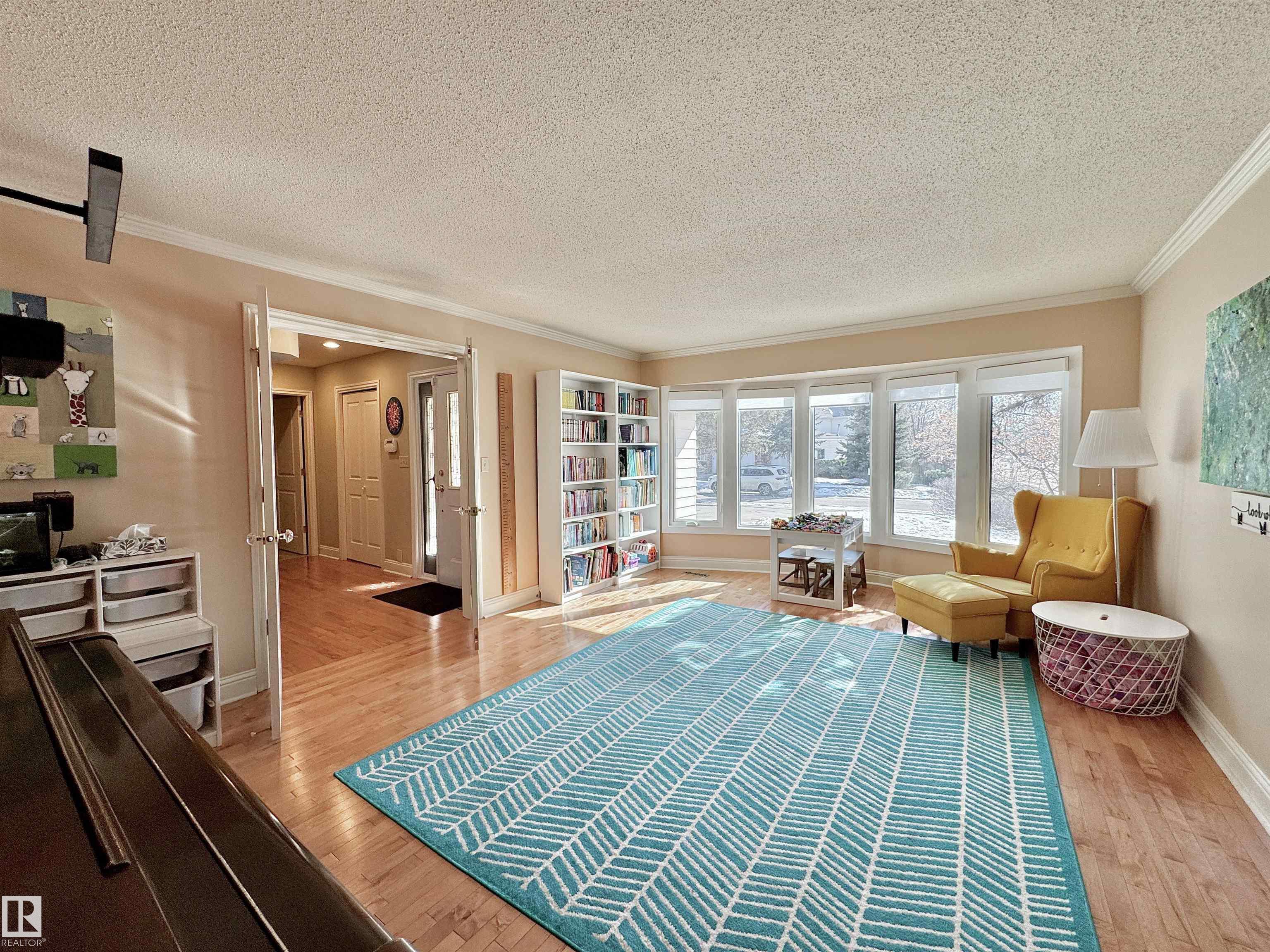 4 Wolf Crescent NW, Westridge, Edmonton