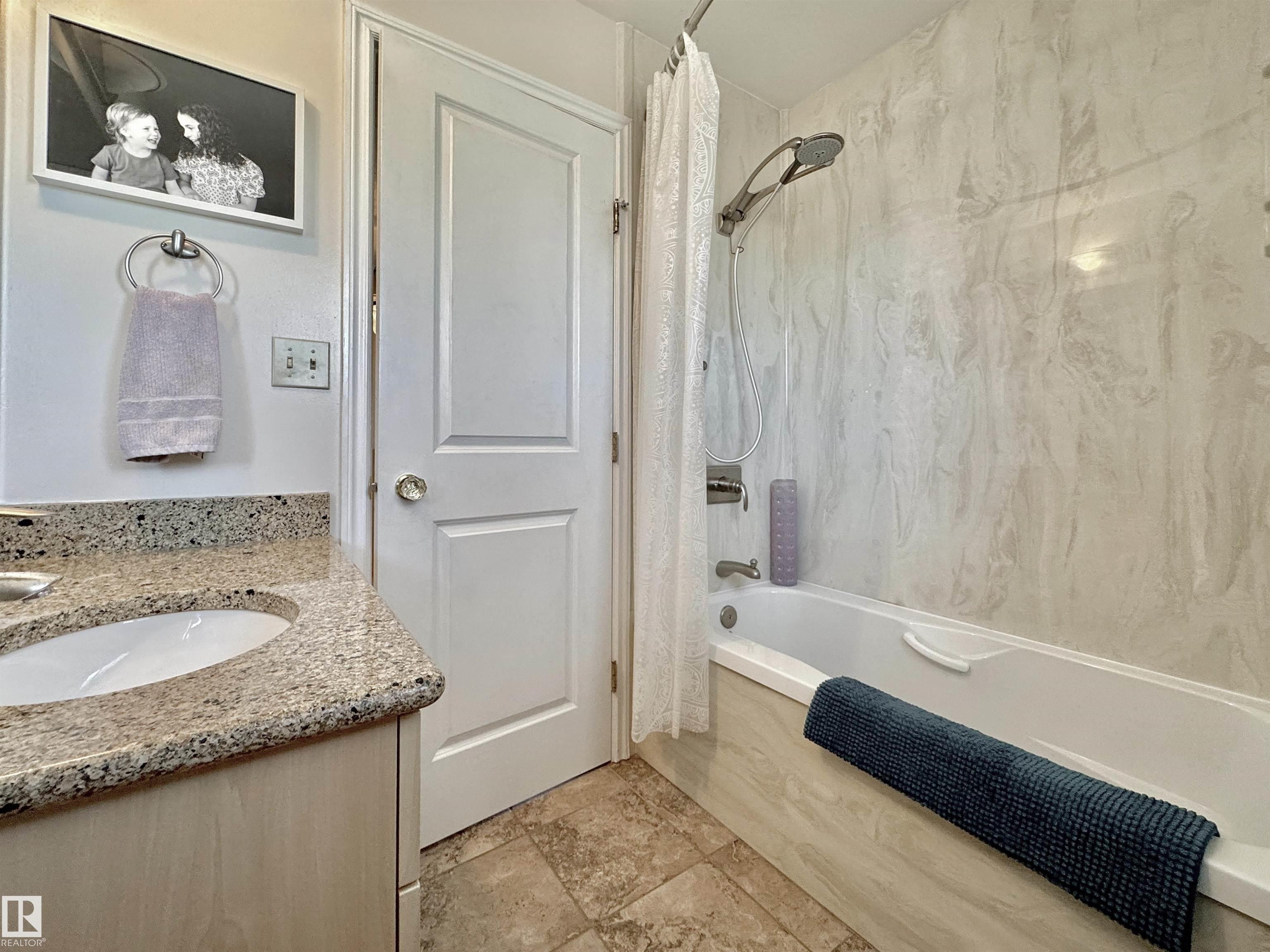 Photo 24 at 4 Wolf Crescent NW, Westridge, Edmonton