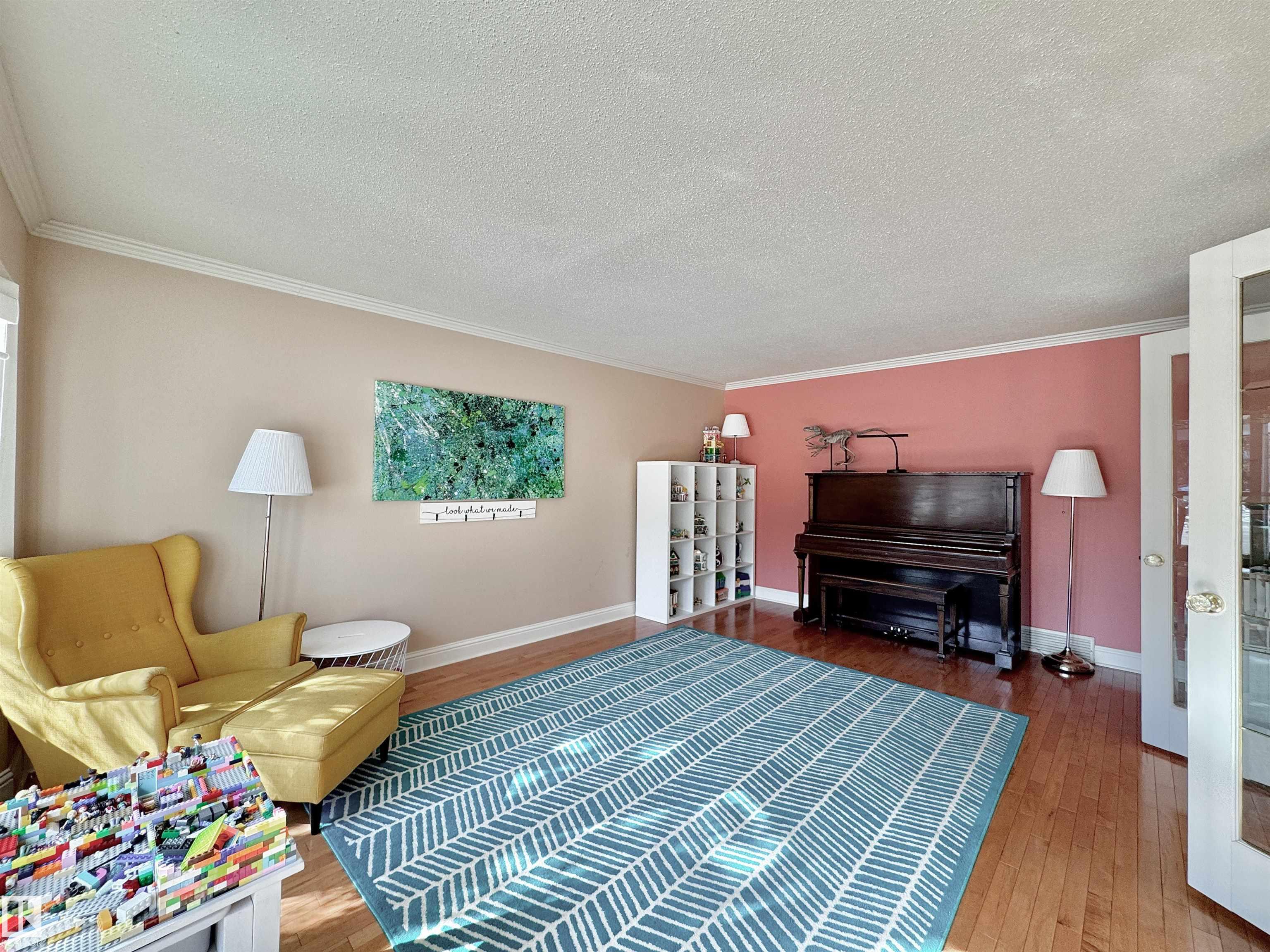 4 Wolf Crescent NW, Westridge, Edmonton