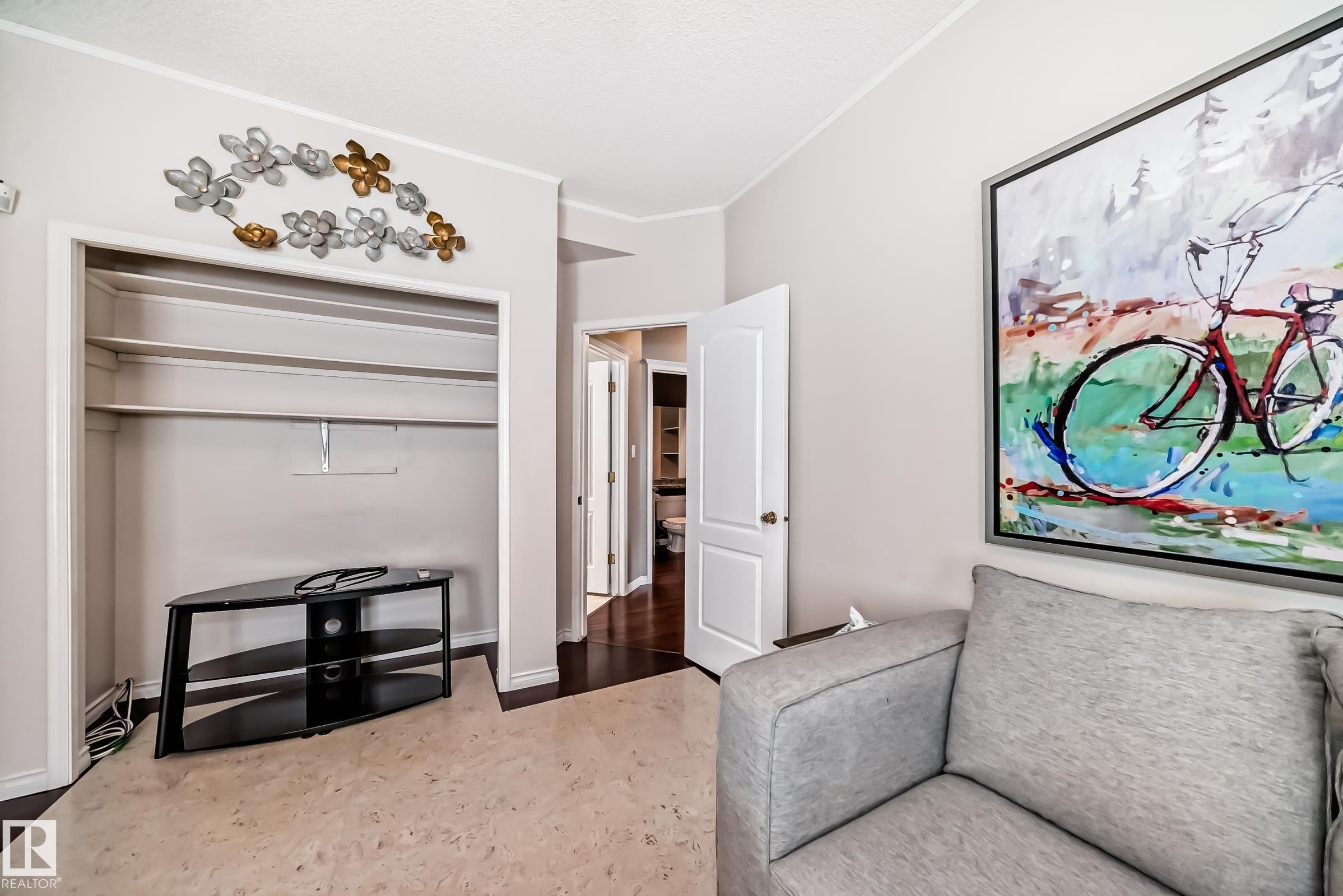 Photo 14 at 170 Blackburn Drive W SW, Blackburne, Edmonton