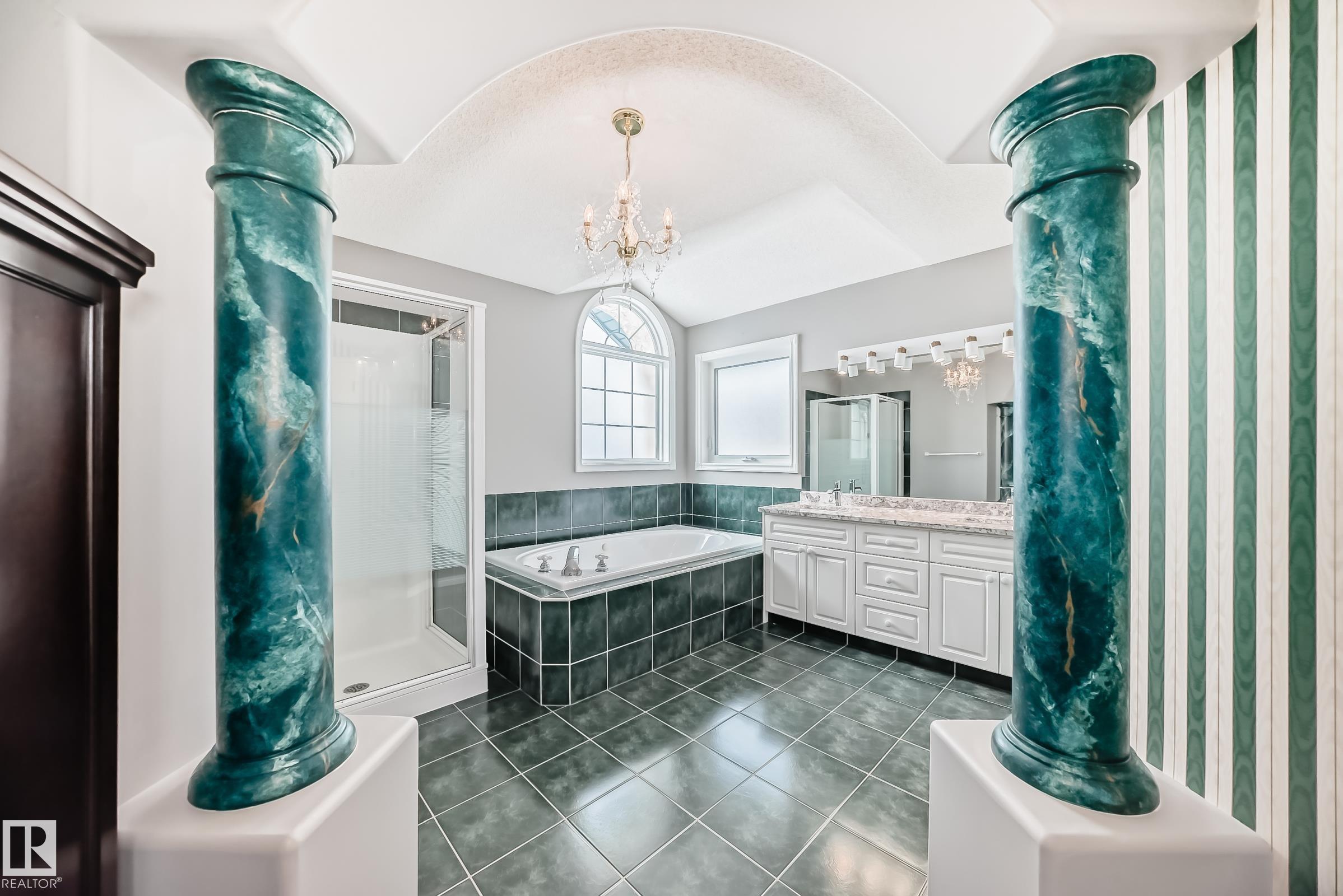 Photo 23 at 170 Blackburn Drive W SW, Blackburne, Edmonton