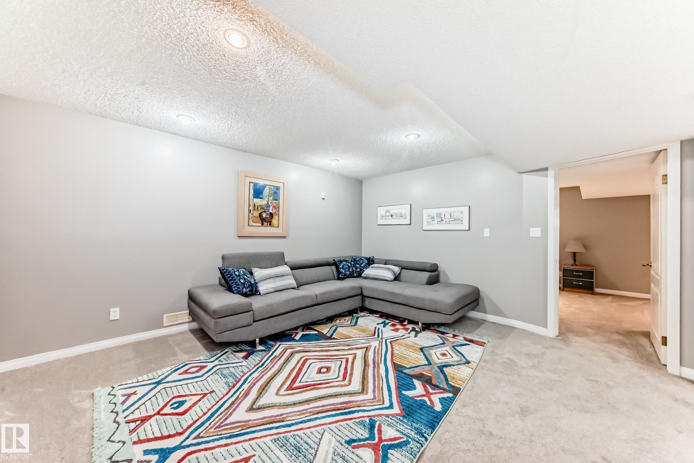 Photo 39 at 170 Blackburn Drive W SW, Blackburne, Edmonton