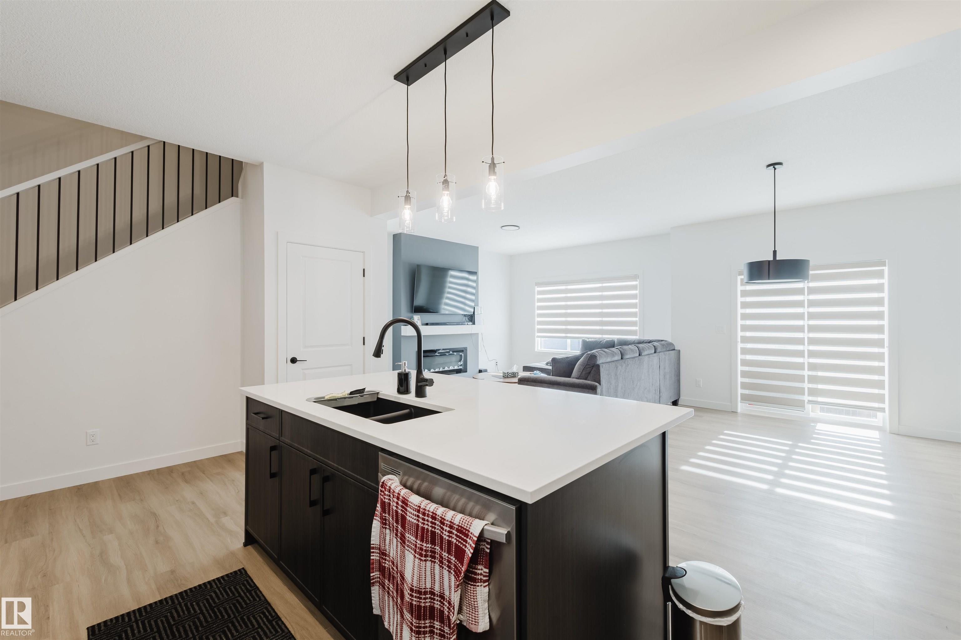 Photo 11 at 6411 27 Avenue SW, Mattson, Edmonton