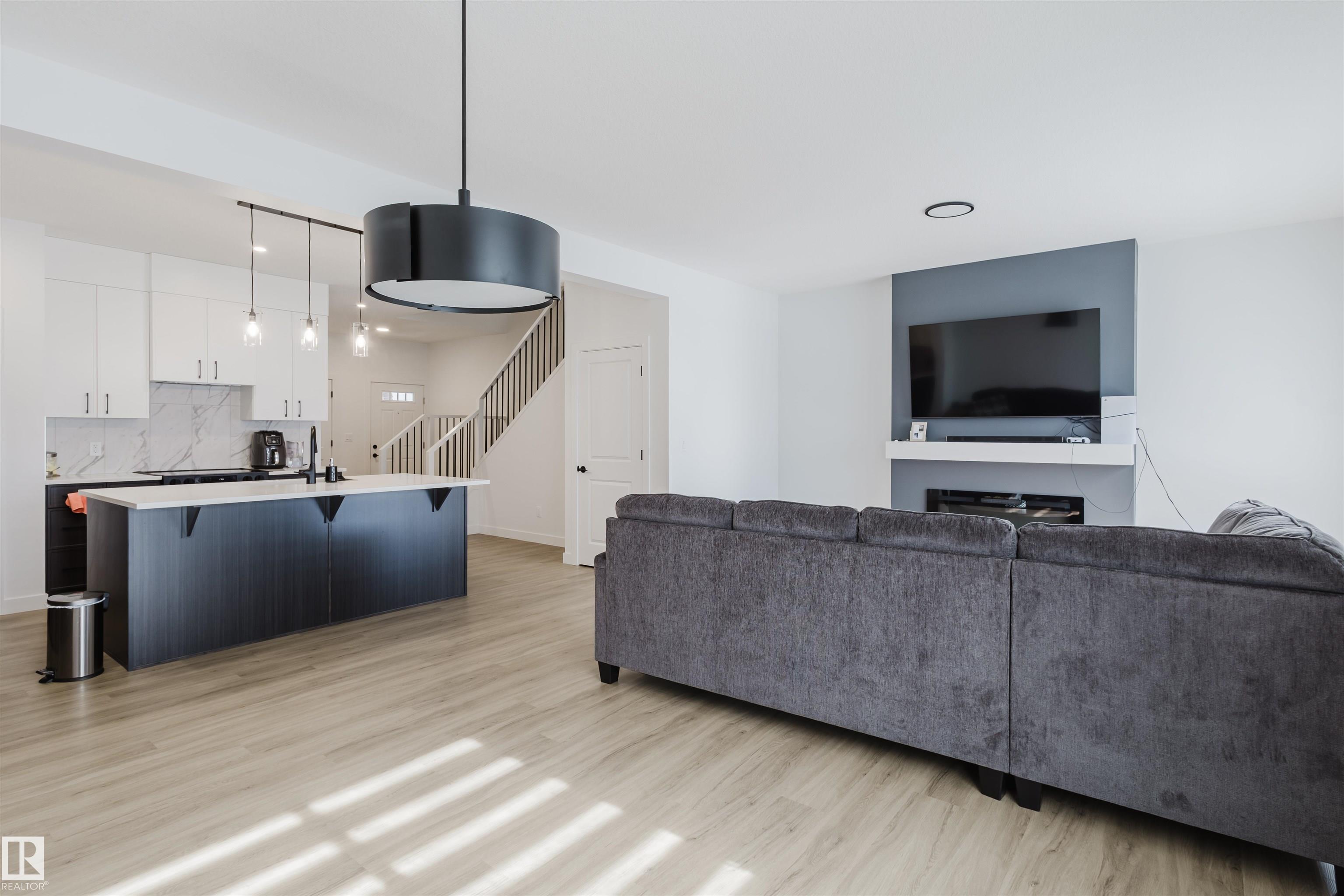 Photo 14 at 6411 27 Avenue SW, Mattson, Edmonton