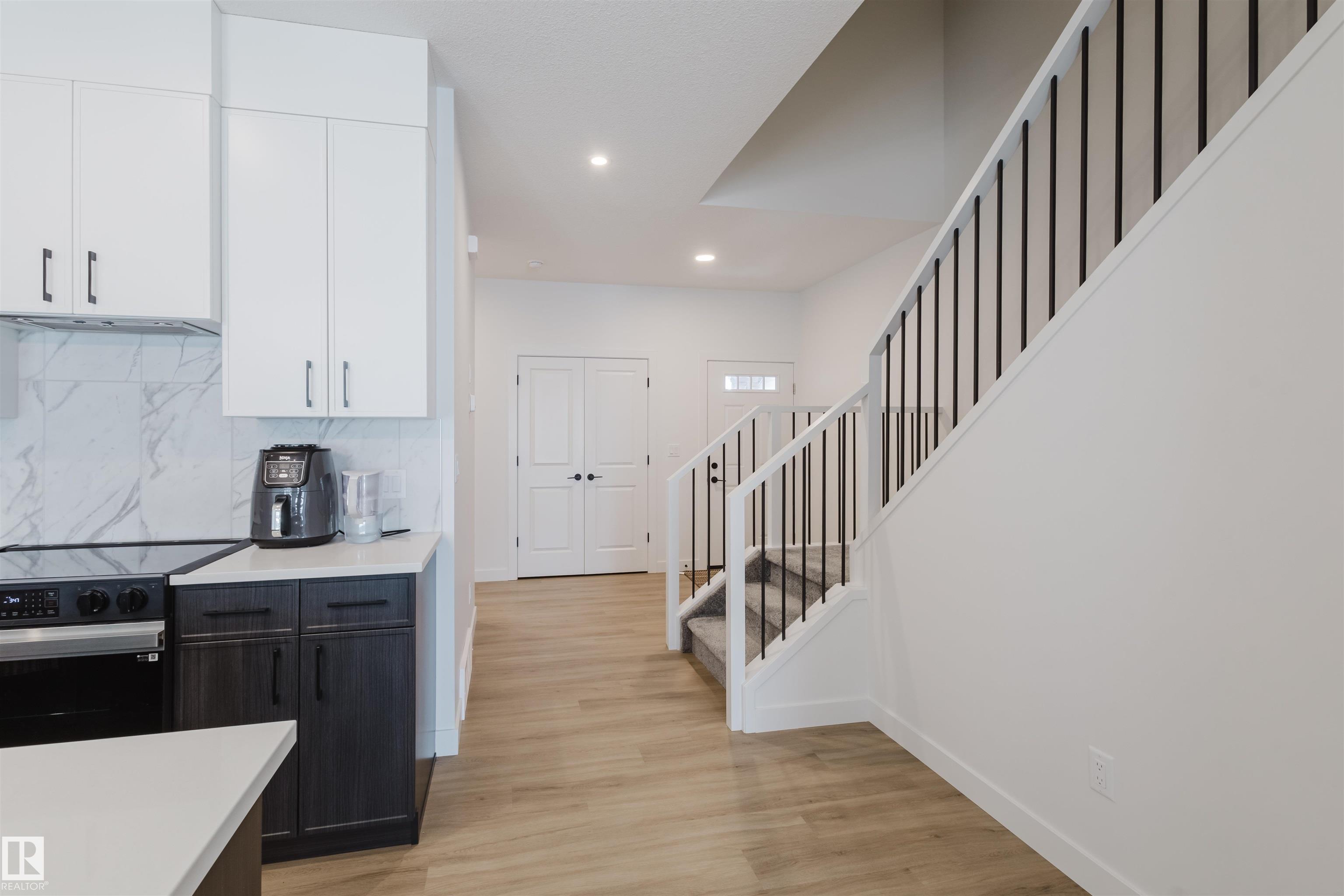 Photo 17 at 6411 27 Avenue SW, Mattson, Edmonton