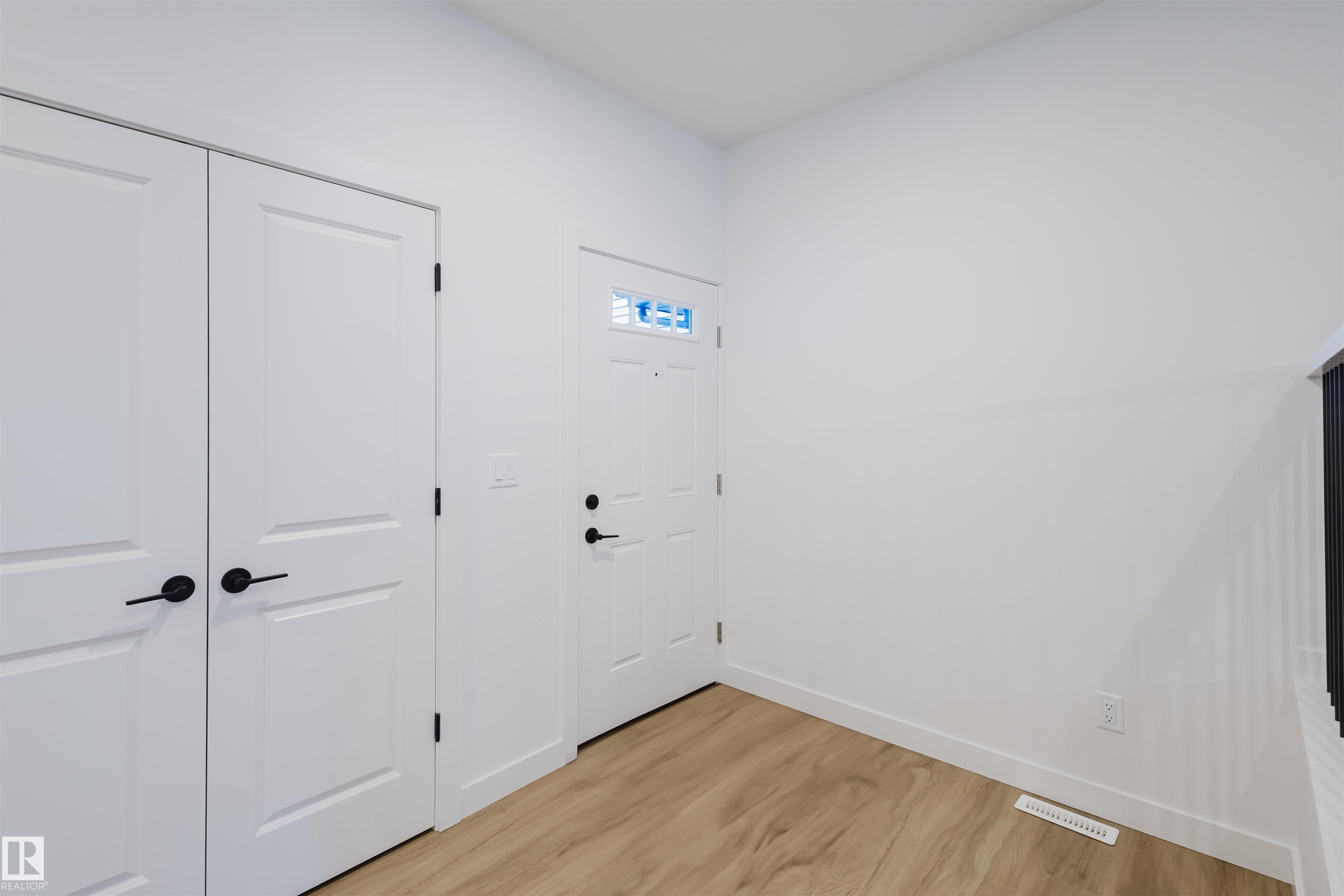 Photo 3 at 6411 27 Avenue SW, Mattson, Edmonton