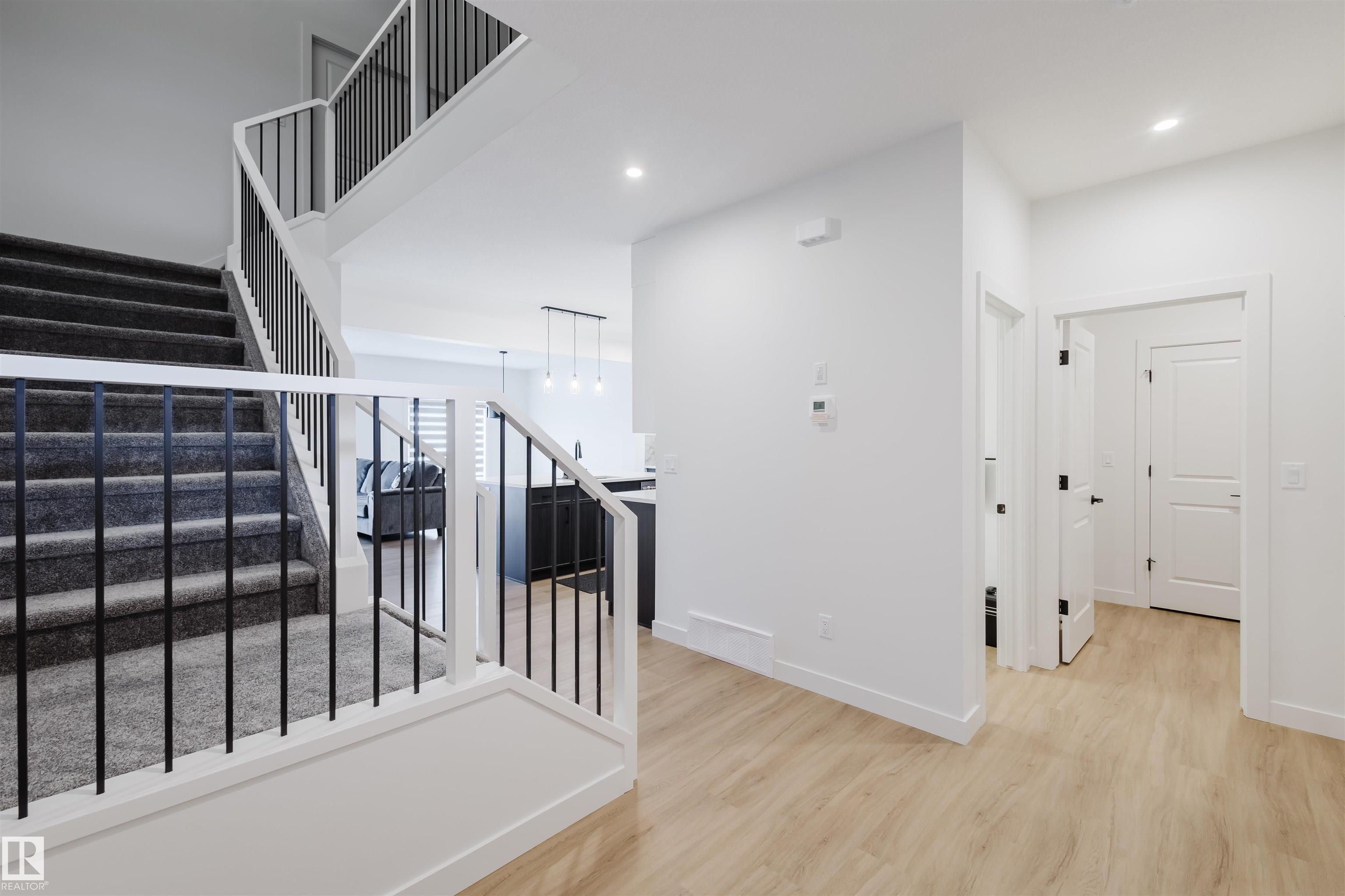 Photo 4 at 6411 27 Avenue SW, Mattson, Edmonton