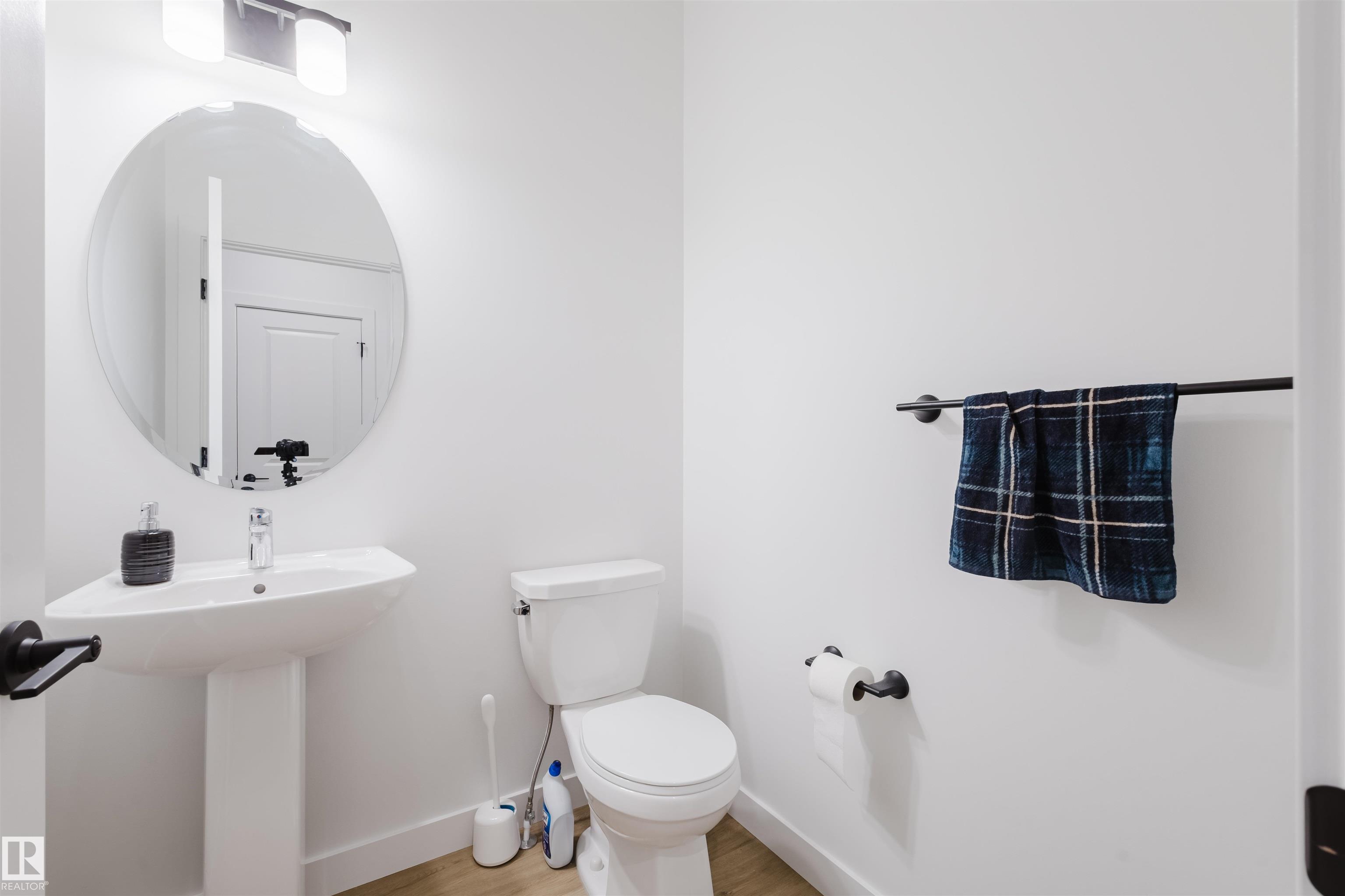 Photo 8 at 6411 27 Avenue SW, Mattson, Edmonton