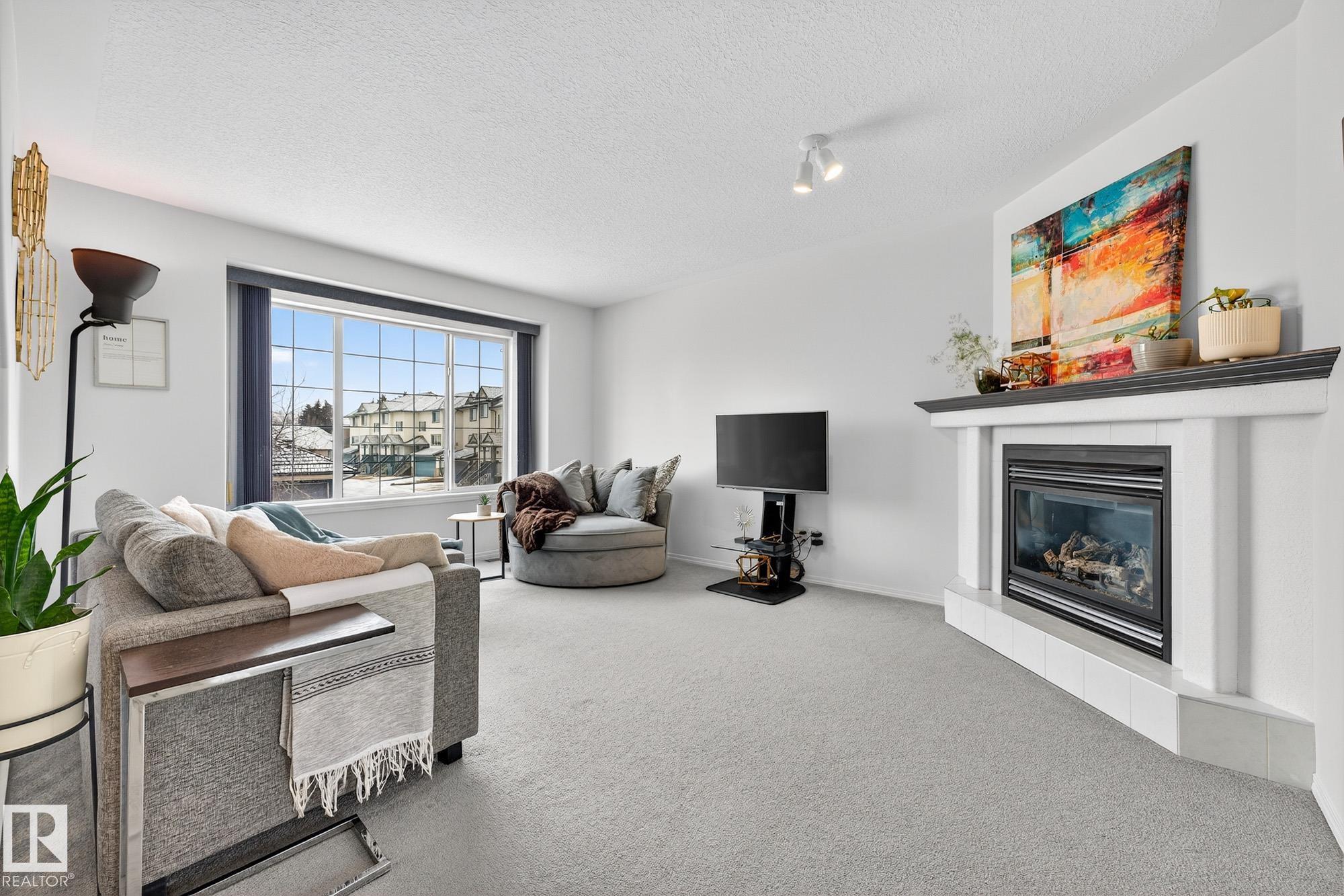 Photo 3 at 16 - 225 Blackburn Drive E SW, Blackburne, Edmonton