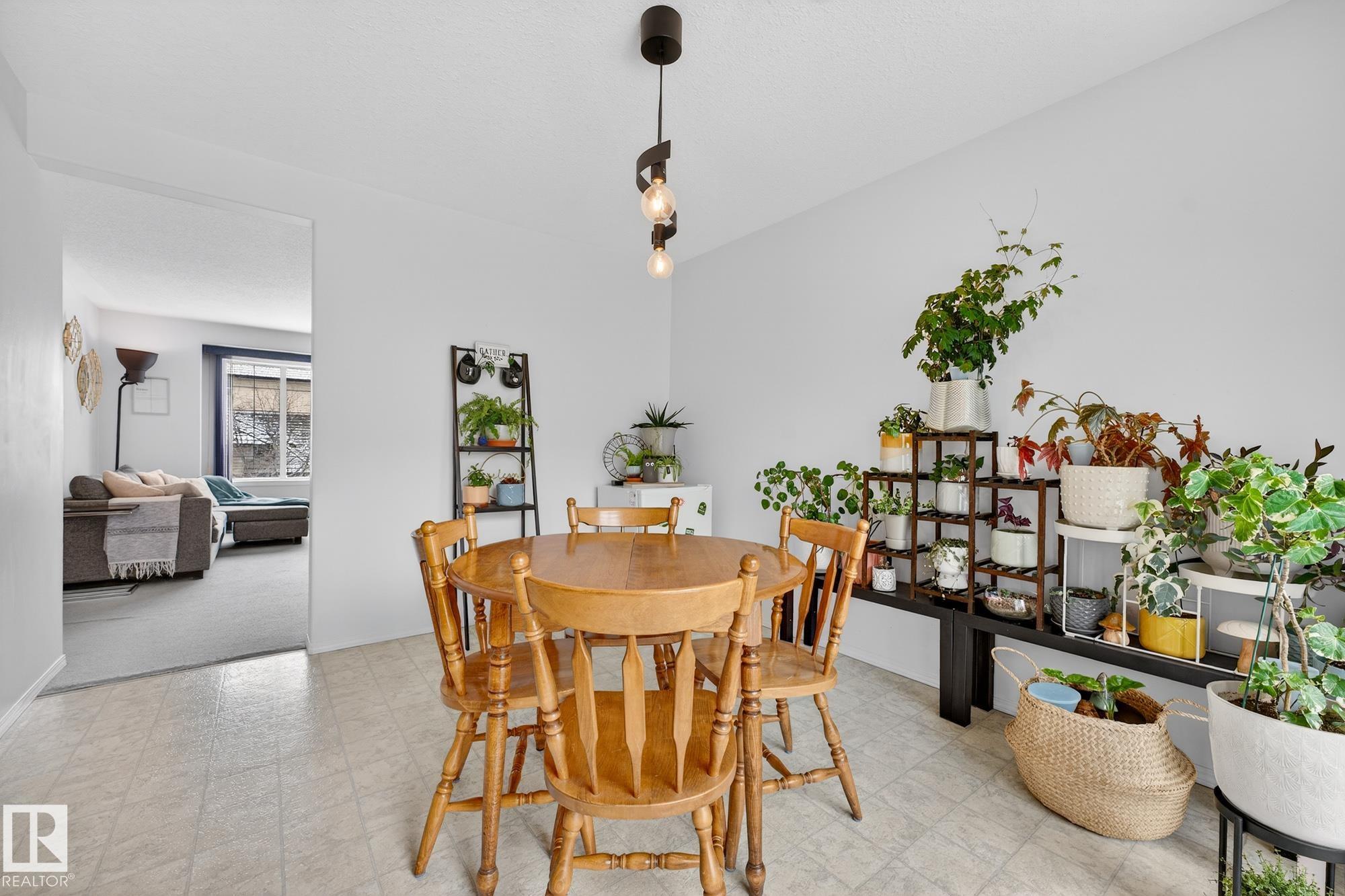 Photo 6 at 16 - 225 Blackburn Drive E SW, Blackburne, Edmonton