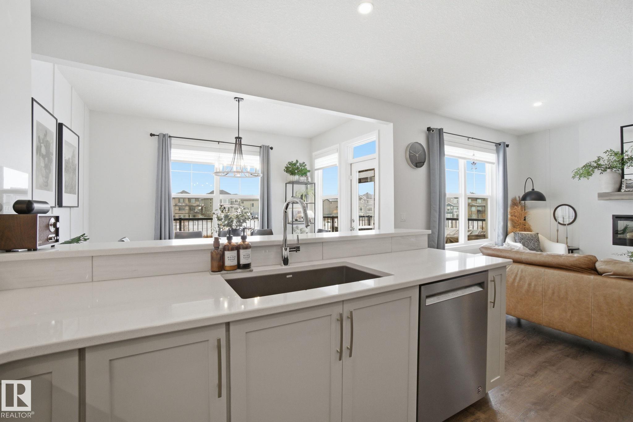 Photo 15 at 1525 Darby Bay SW, Desrochers Area, Edmonton