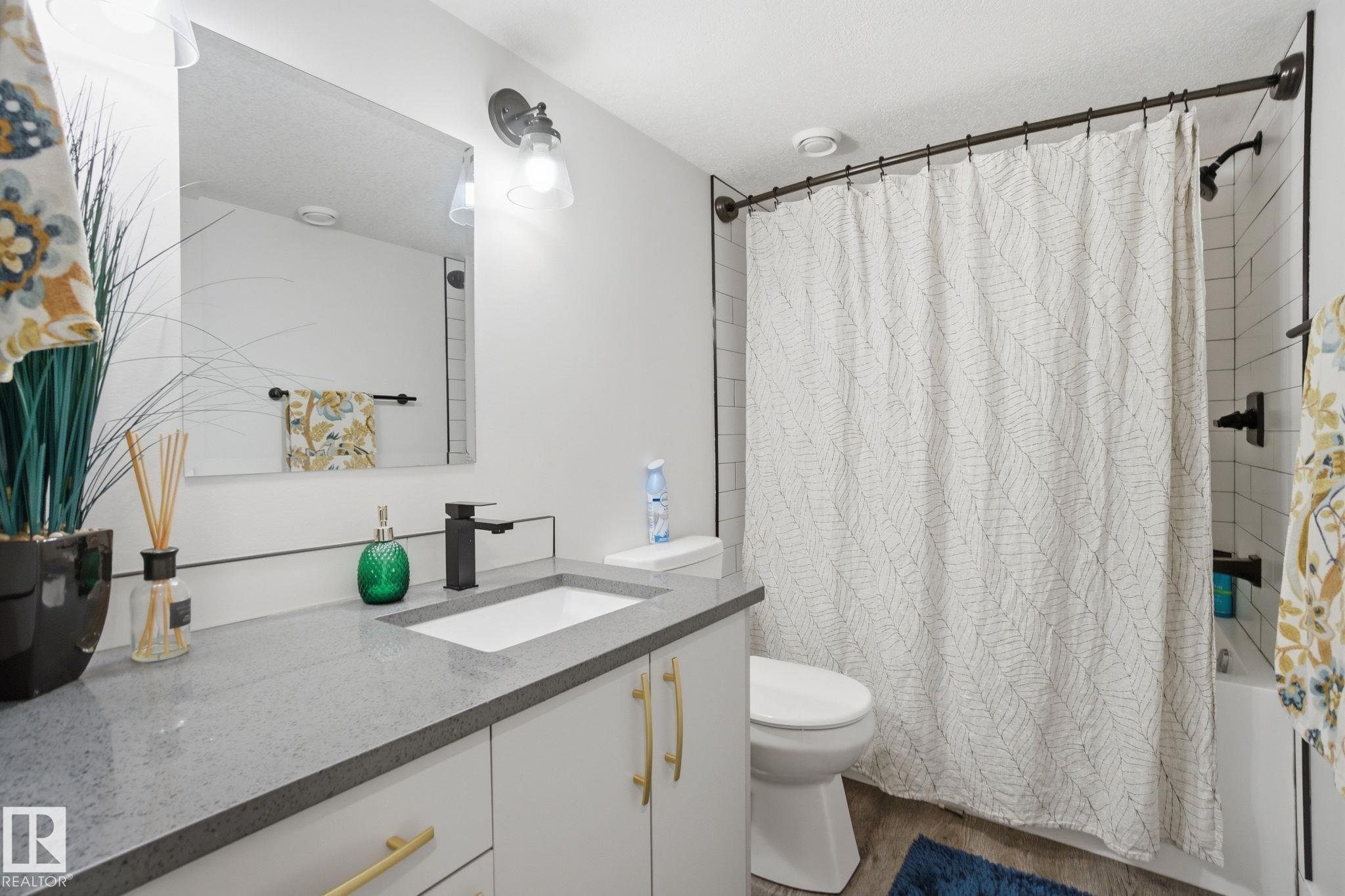 Photo 49 at 1525 Darby Bay SW, Desrochers Area, Edmonton