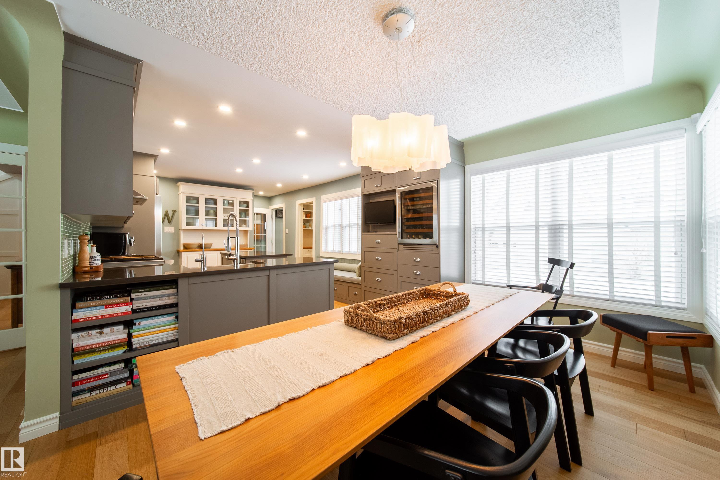 Photo 13 at 8332 120 Street NW, Windsor Park, Edmonton