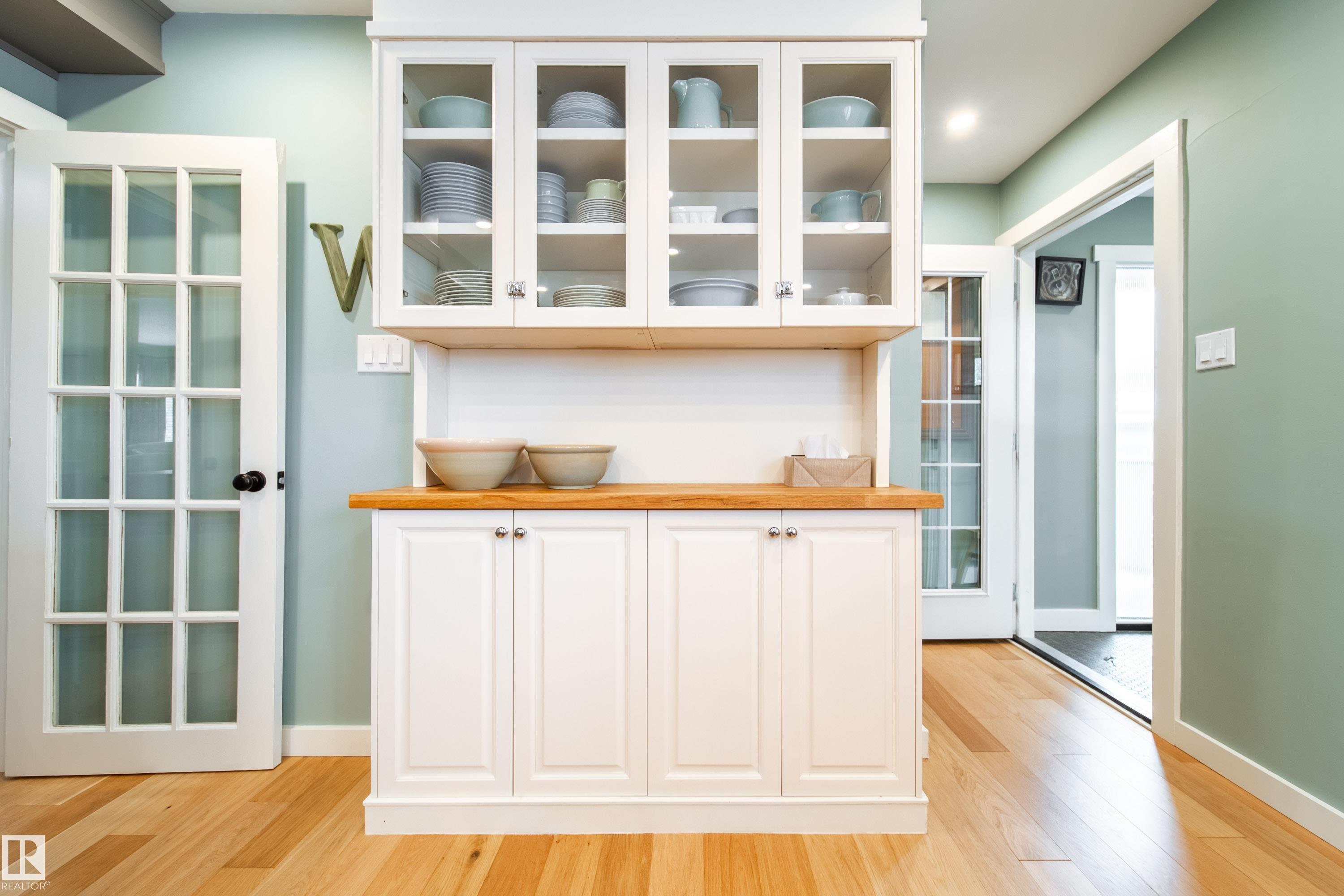 Photo 18 at 8332 120 Street NW, Windsor Park, Edmonton