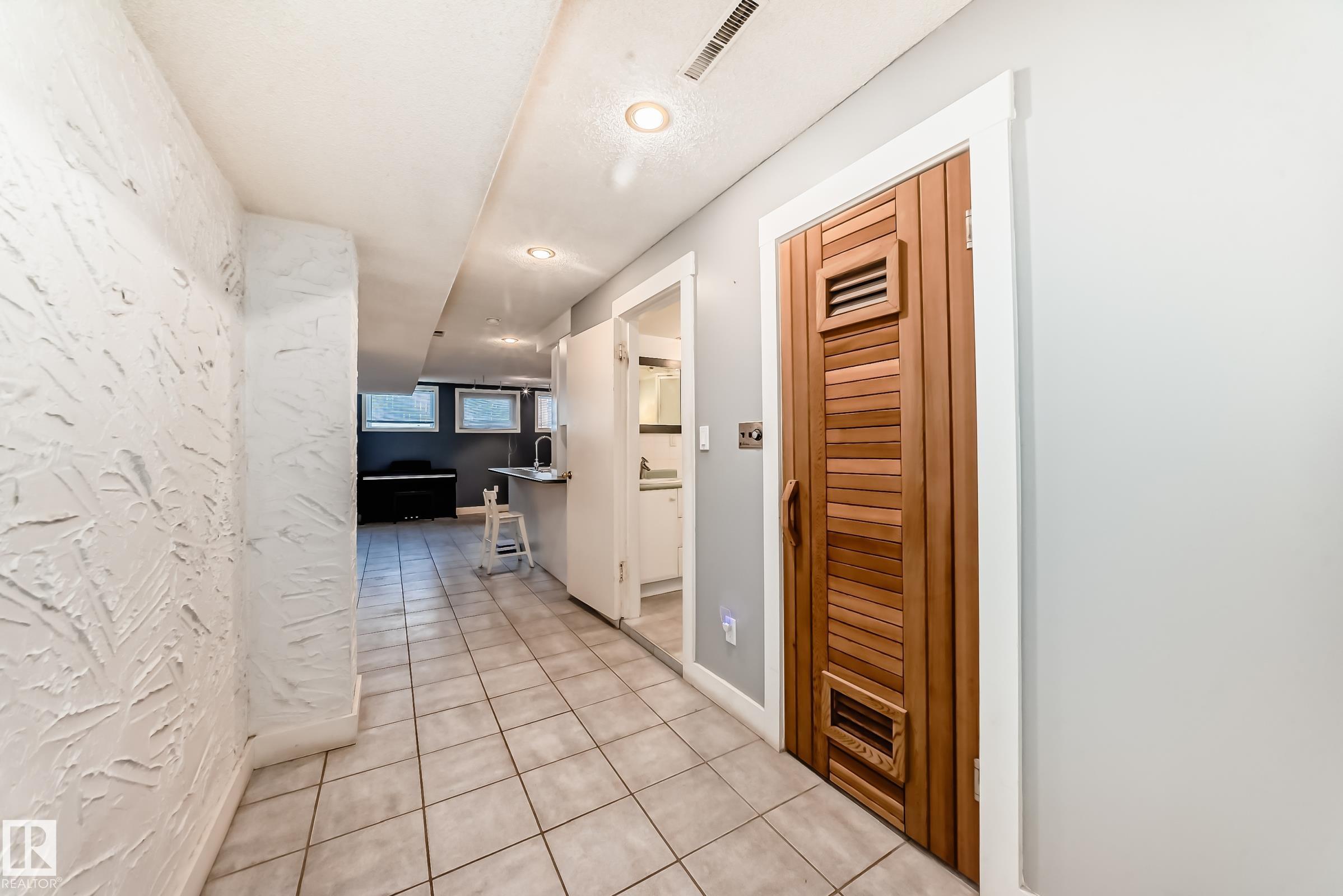 Photo 32 at 9136 141 Street NW, Parkview, Edmonton