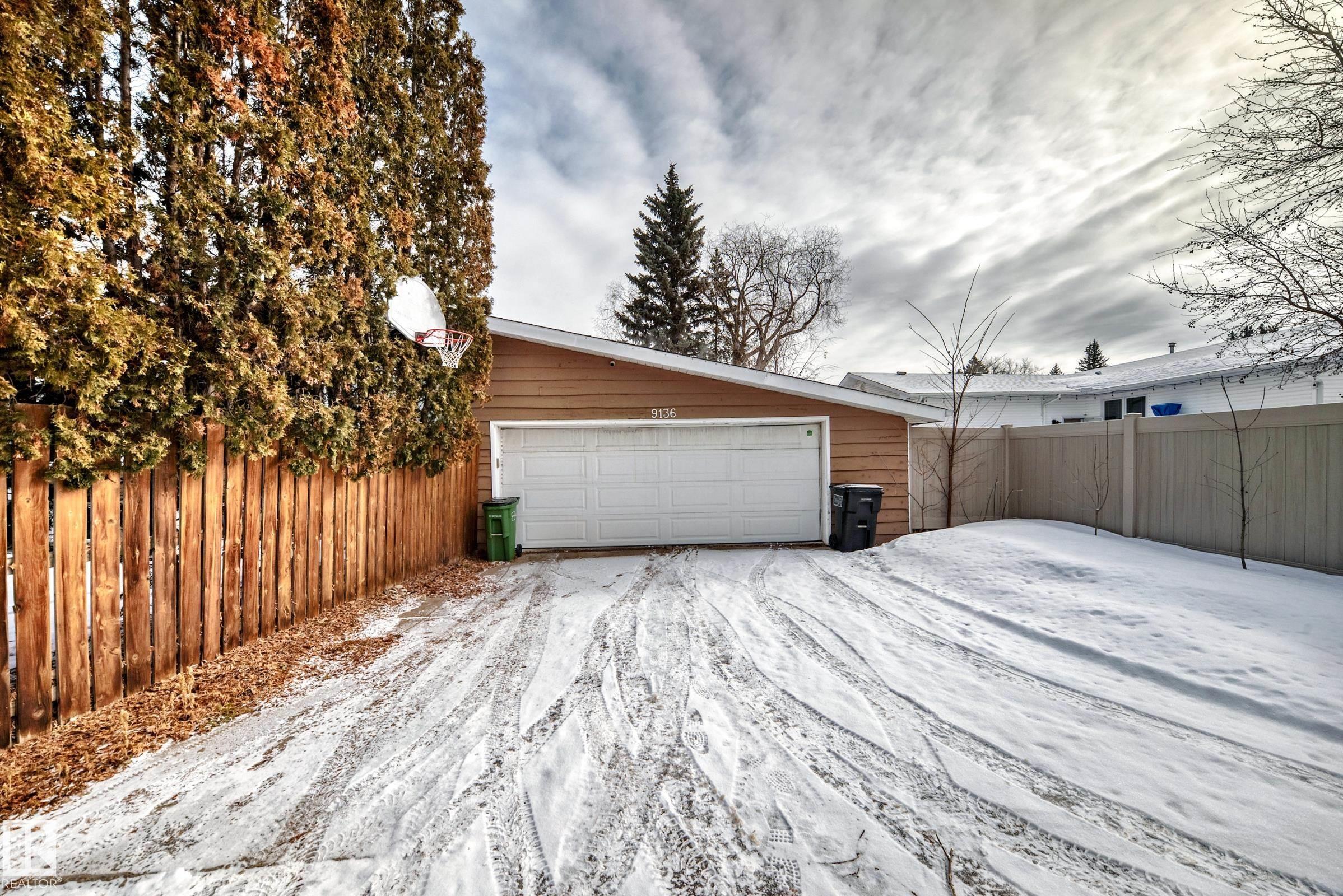 Photo 34 at 9136 141 Street NW, Parkview, Edmonton