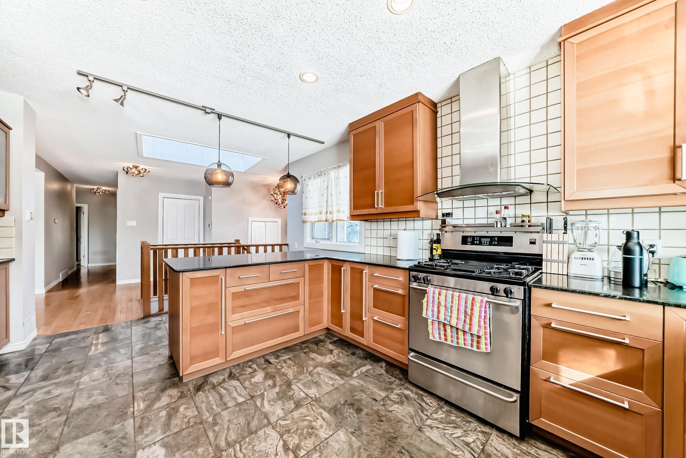 Photo 7 at 9136 141 Street NW, Parkview, Edmonton