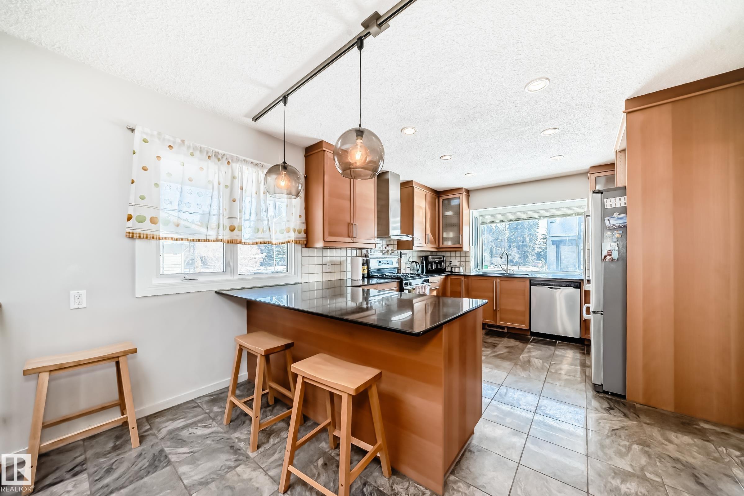 Photo 9 at 9136 141 Street NW, Parkview, Edmonton