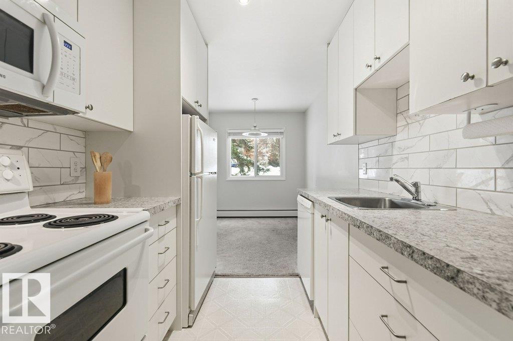 Photo 9 at 124 - 5730 Riverbend Road NW, Brander Gardens, Edmonton