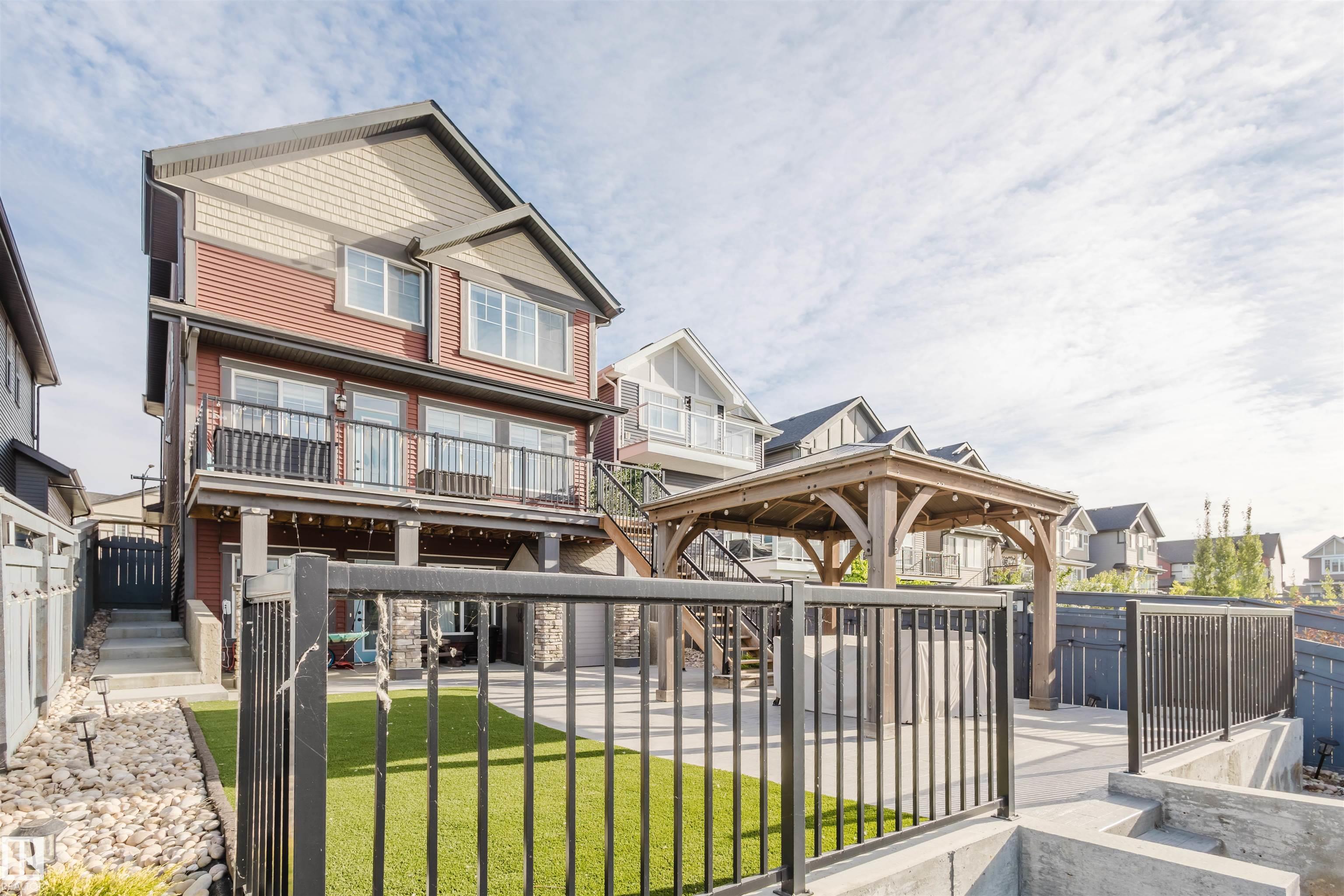 1415 Darby Green green SW, Desrochers Area, Edmonton photo number 2