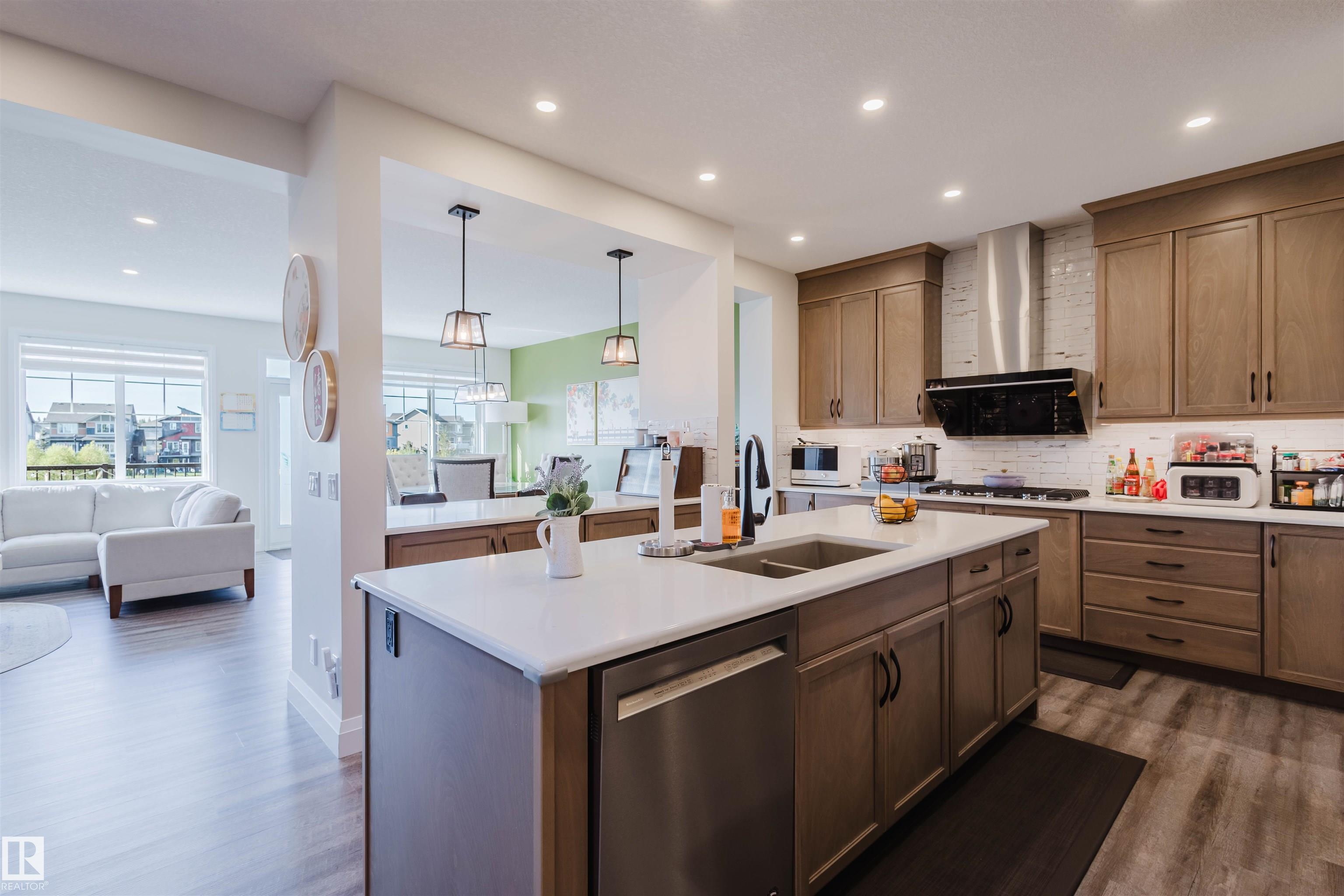 Photo 7 at 1415 Darby Green green SW, Desrochers Area, Edmonton