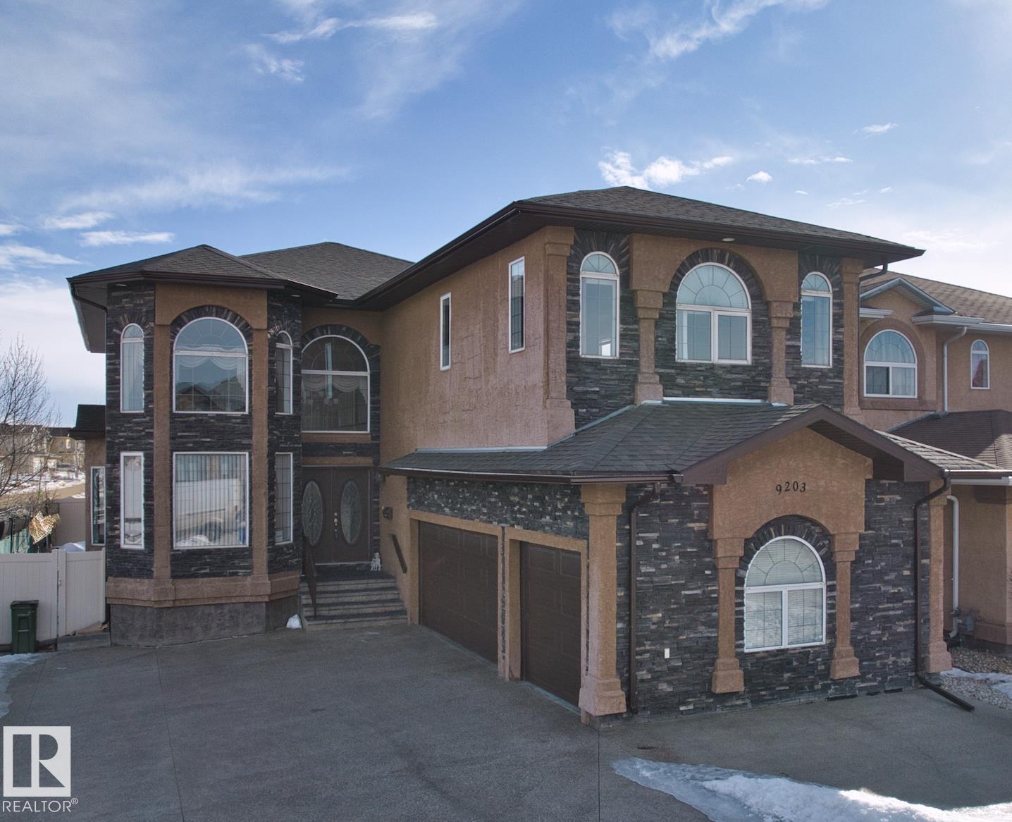 9203 160 Avenue NW, Eaux Claires, Edmonton photo number 2