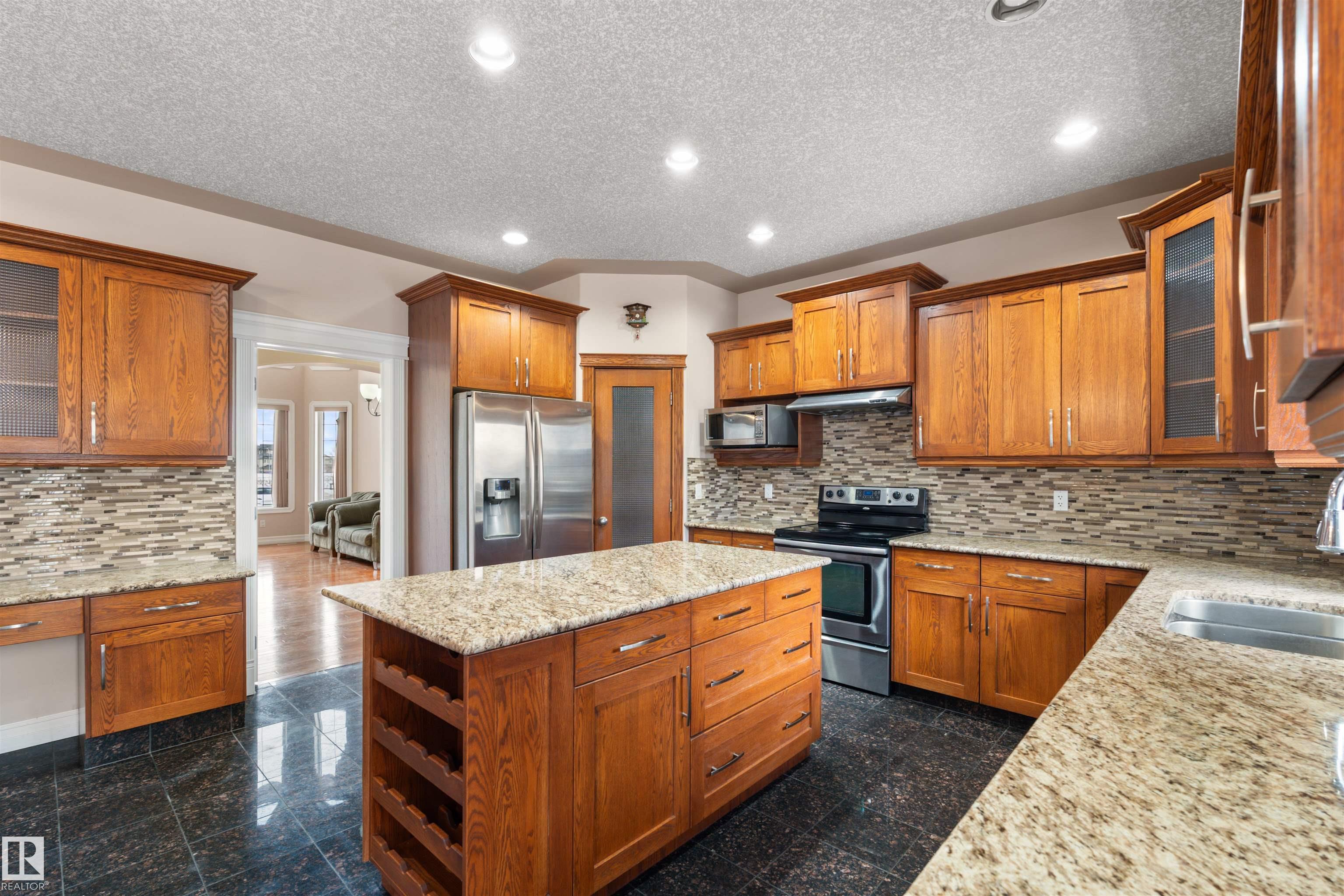 Photo 12 at 9203 160 Avenue NW, Eaux Claires, Edmonton