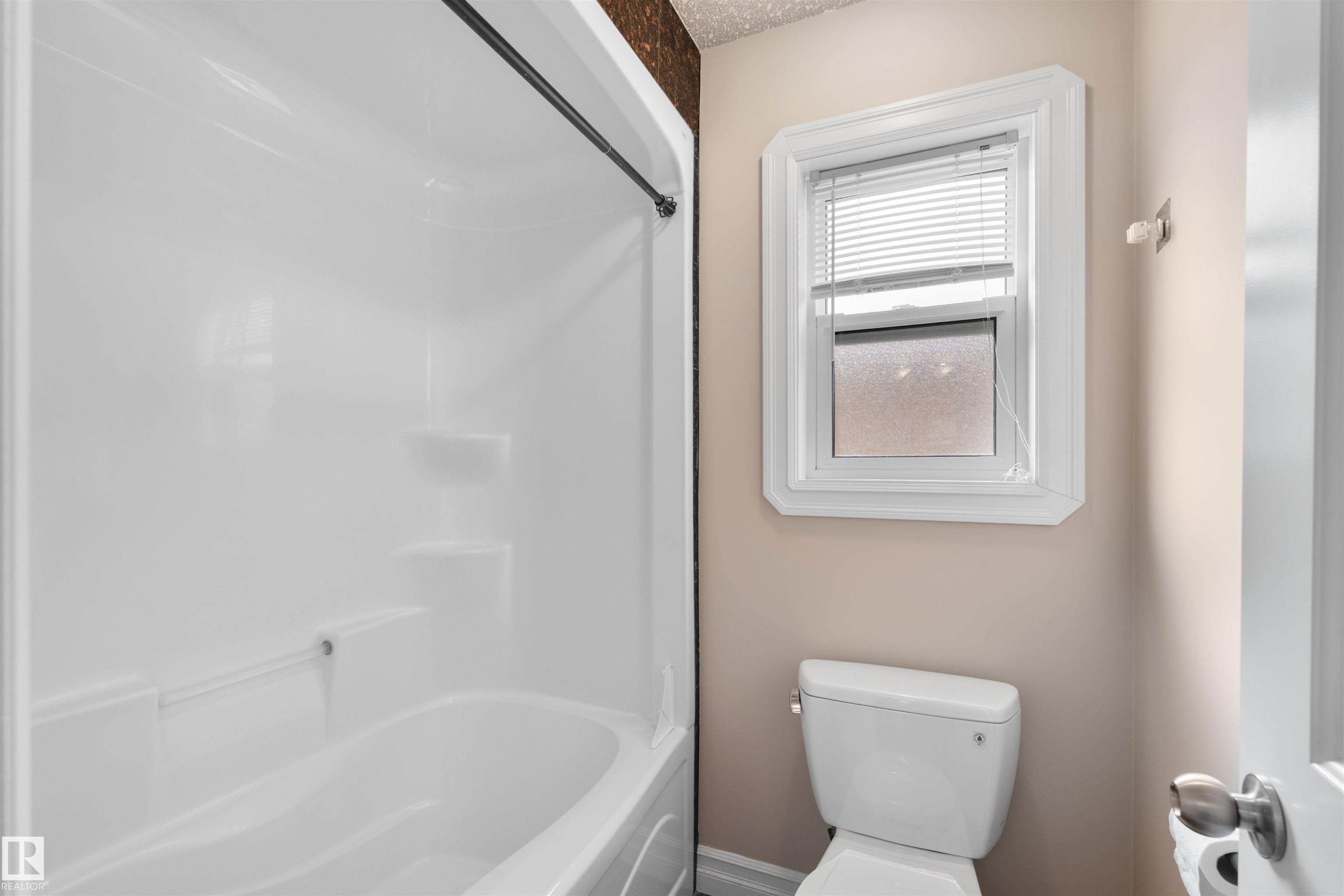 Photo 28 at 9203 160 Avenue NW, Eaux Claires, Edmonton