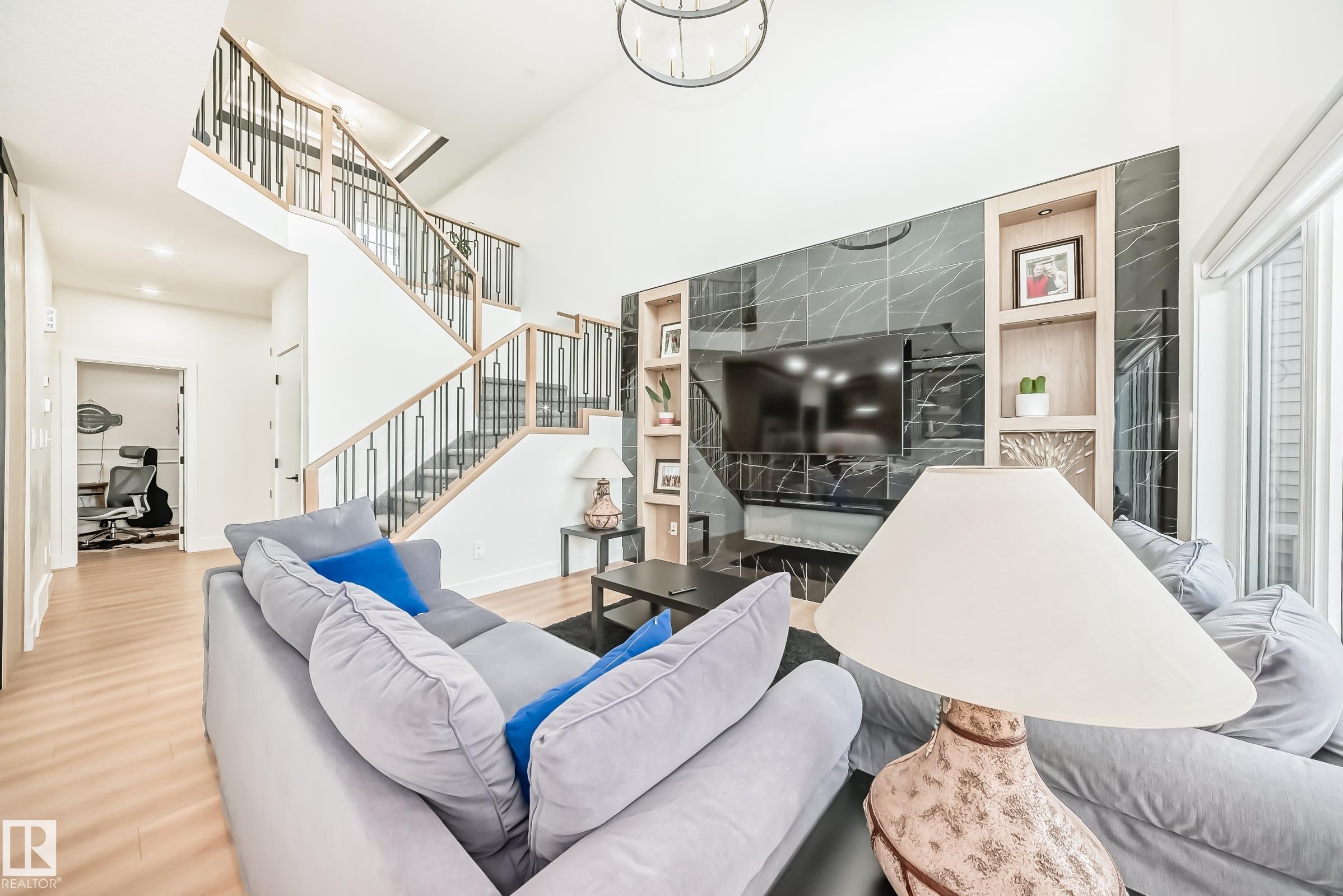 Photo 7 at 14 Edgefield Way, Erin Ridge North, St. Albert