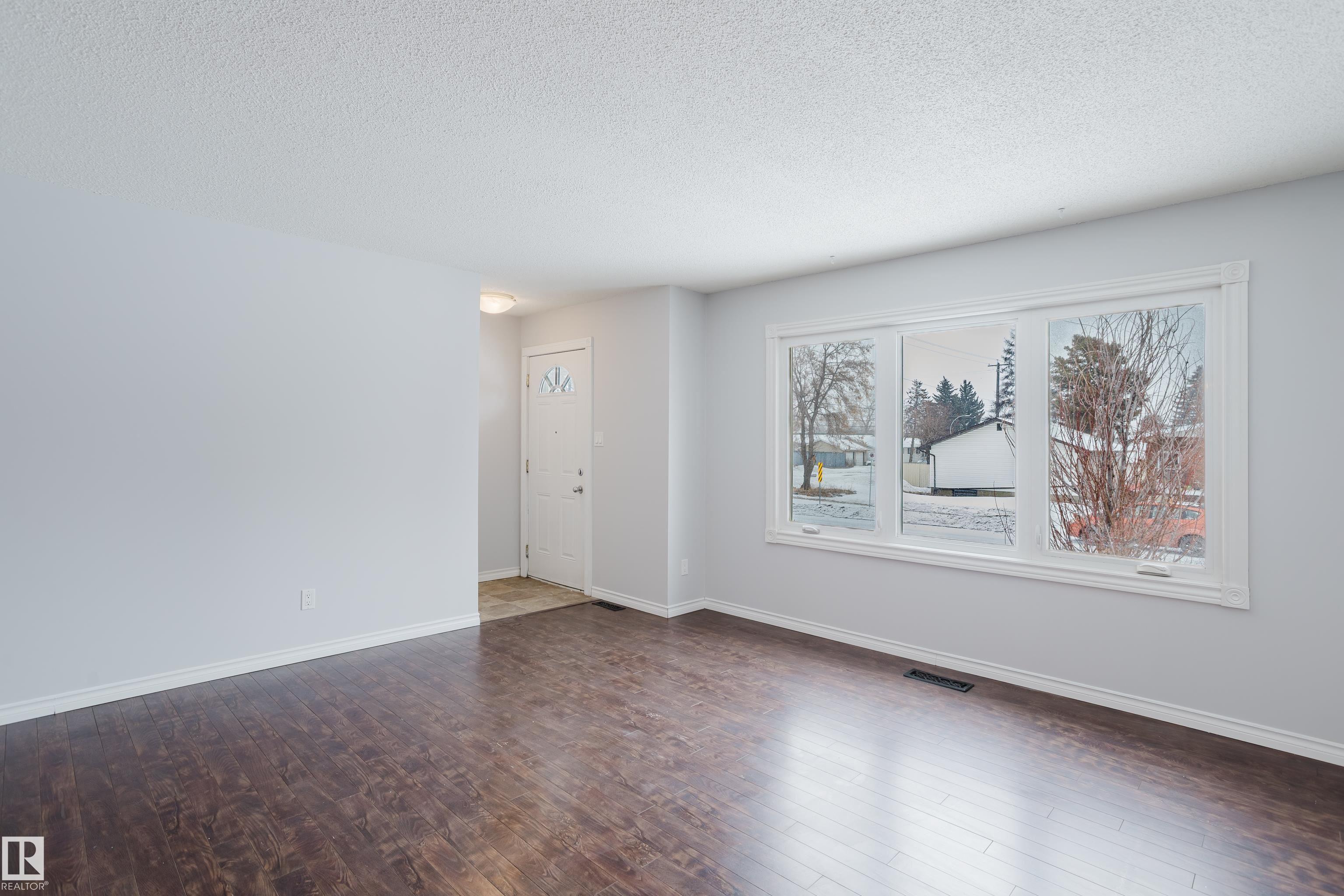 Photo 4 at 12742/ 12744 86 Street NW, Killarney, Edmonton