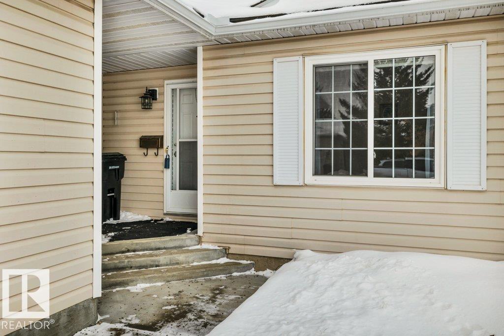 Photo 2 at 8146 27 Avenue NW, Meyonohk, Edmonton