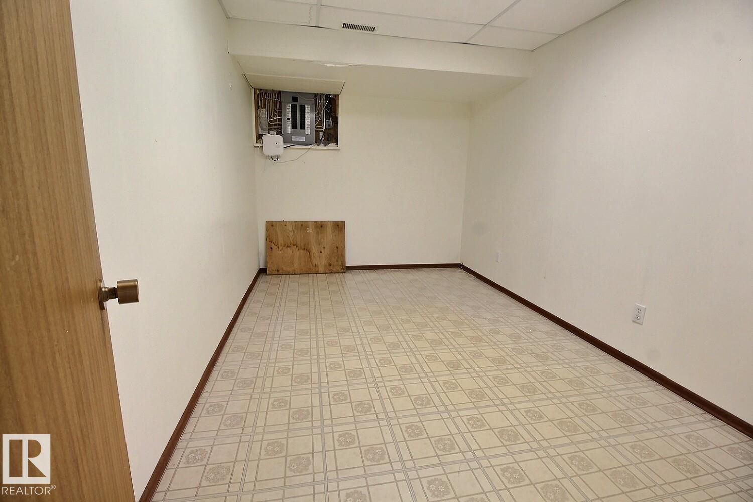 Photo 31 at 8146 27 Avenue NW, Meyonohk, Edmonton