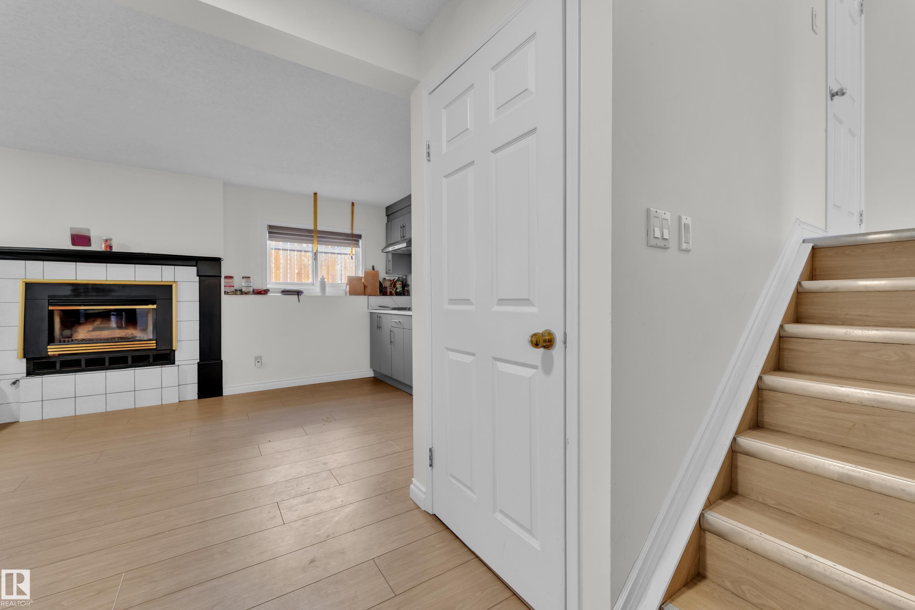 Photo 12 at 2536 35 Street NW, Bisset, Edmonton