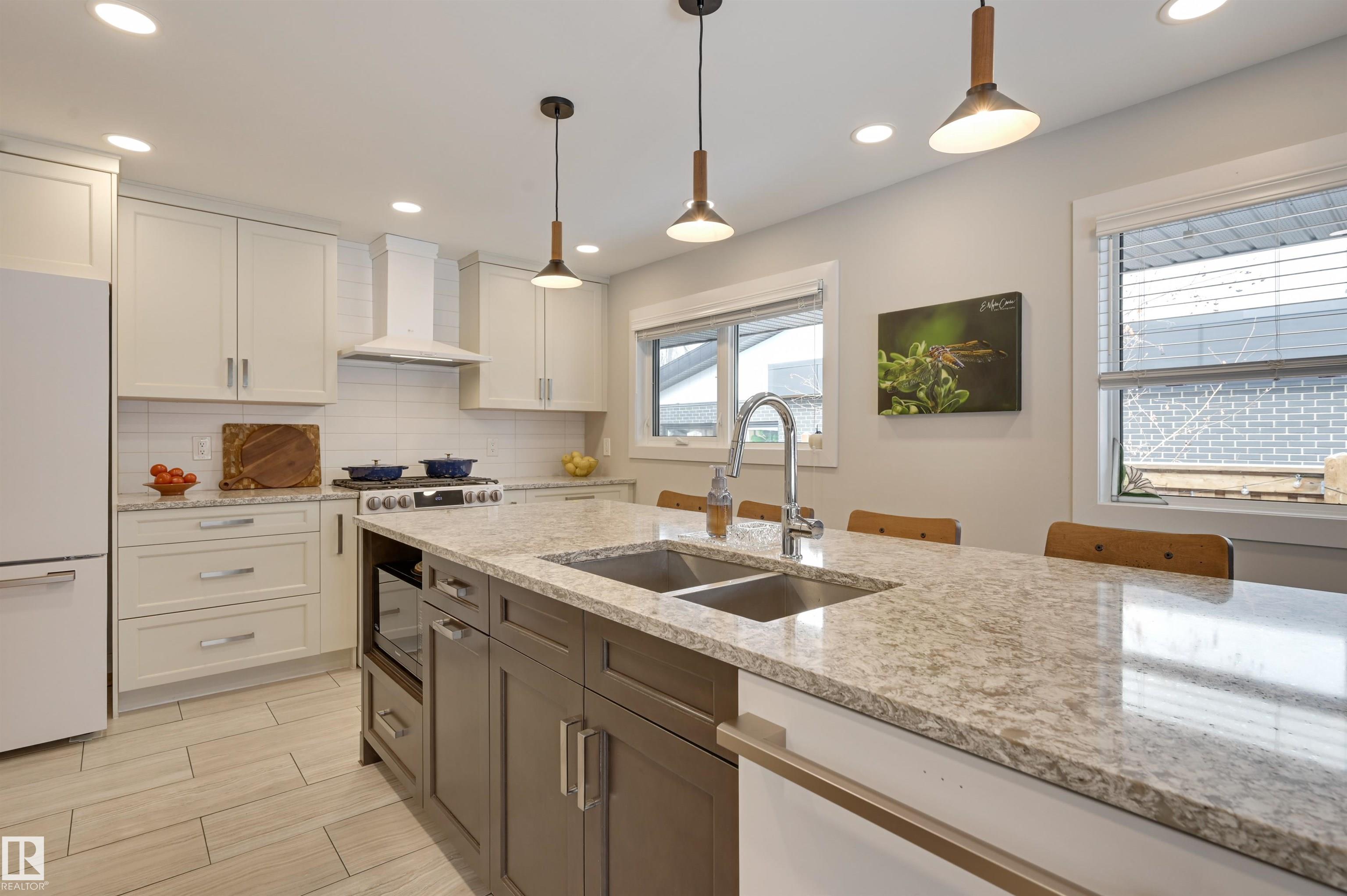 Photo 6 at 9124 141 Street NW, Parkview, Edmonton