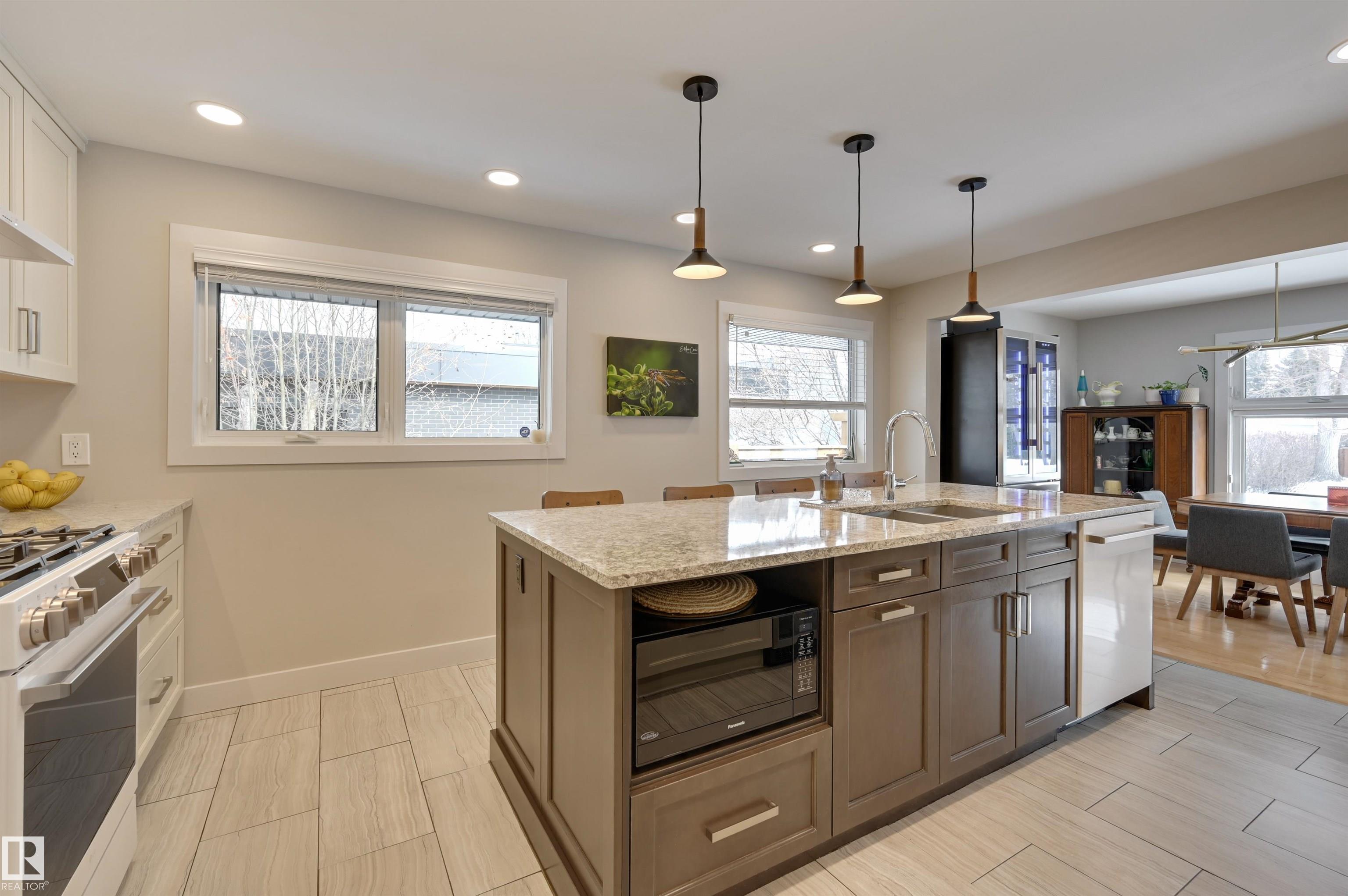 Photo 8 at 9124 141 Street NW, Parkview, Edmonton