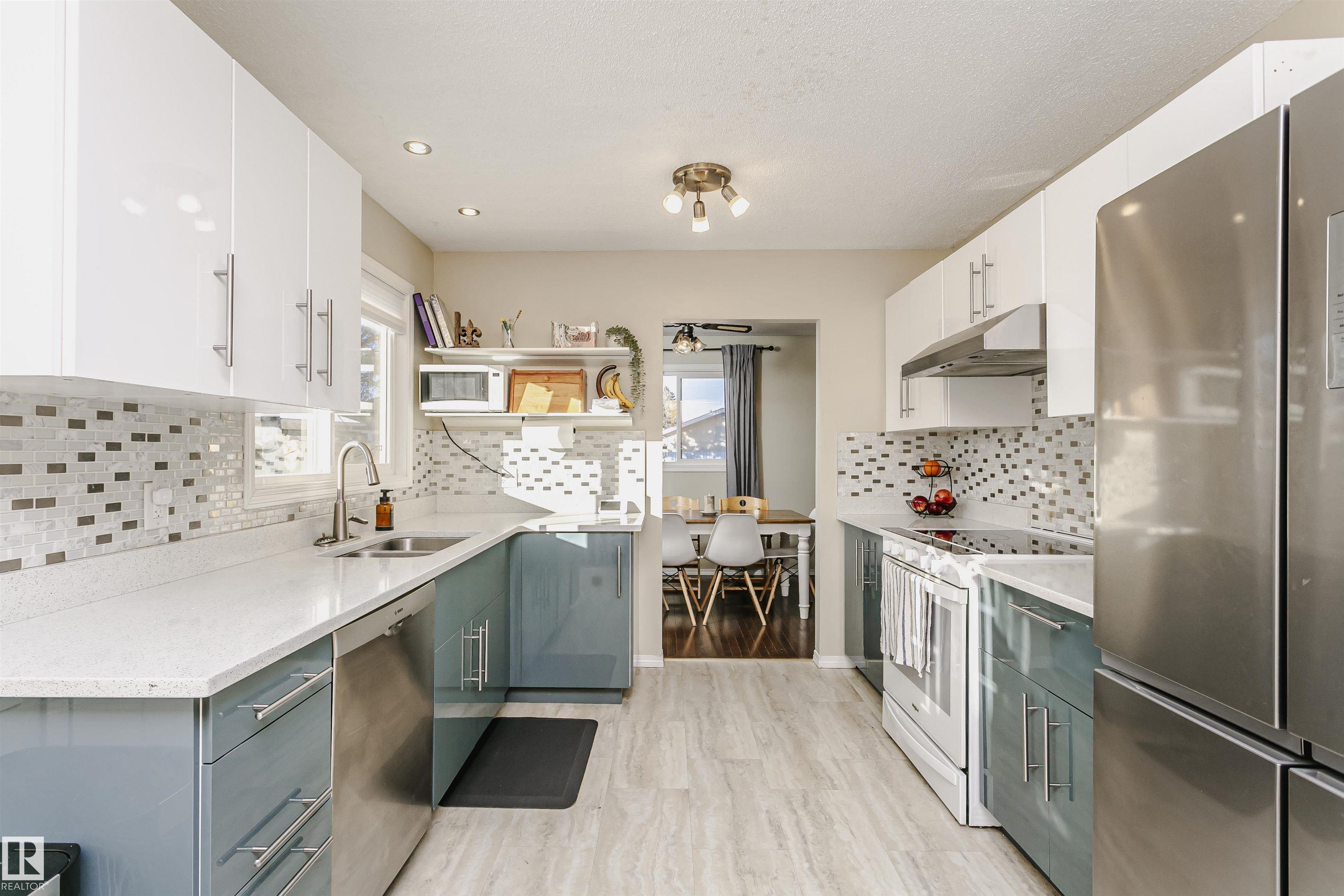 Photo 15 at 9 Burlington Place, Brookwood, Spruce Grove