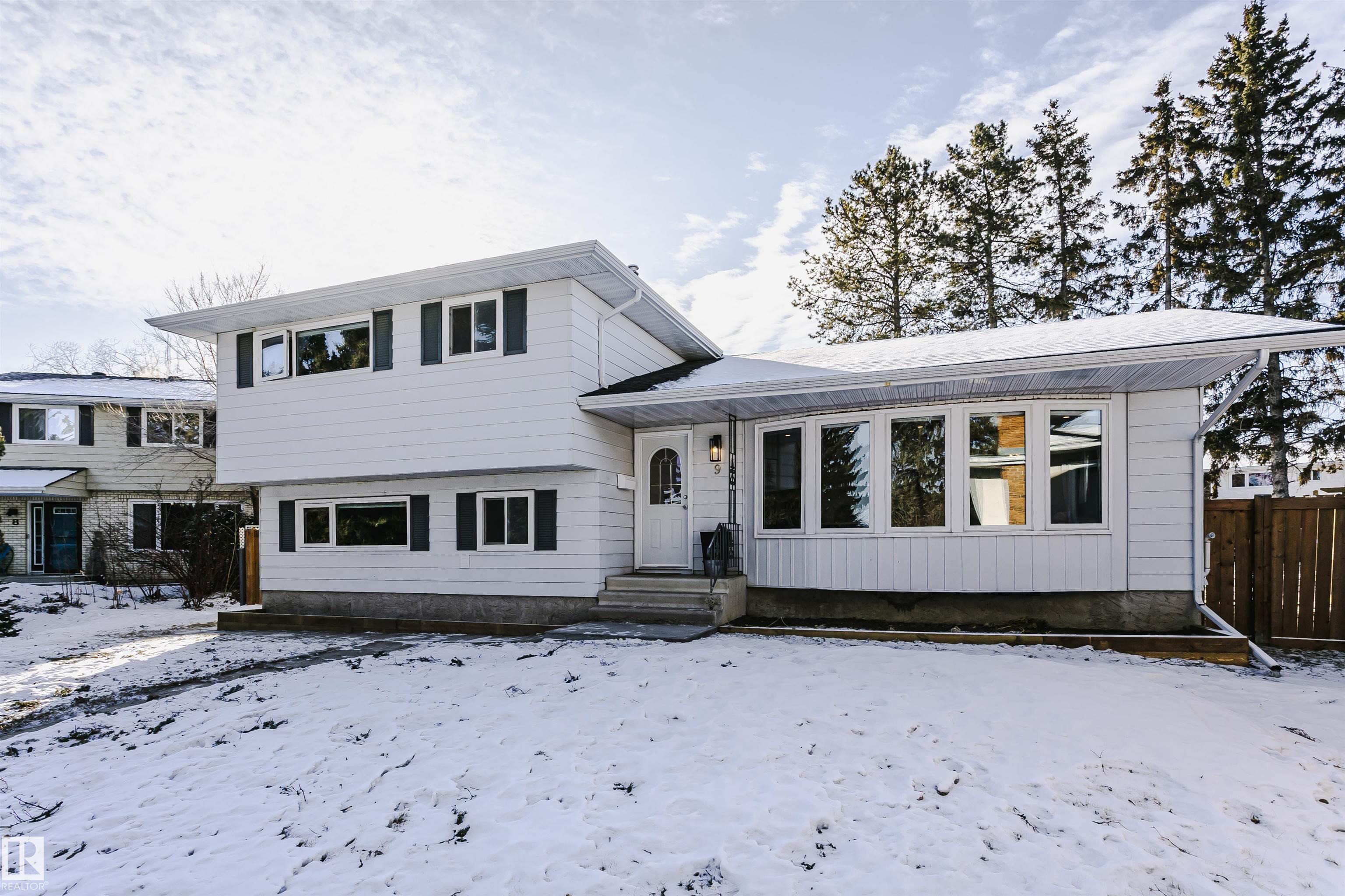 Photo 3 at 9 Burlington Place, Brookwood, Spruce Grove