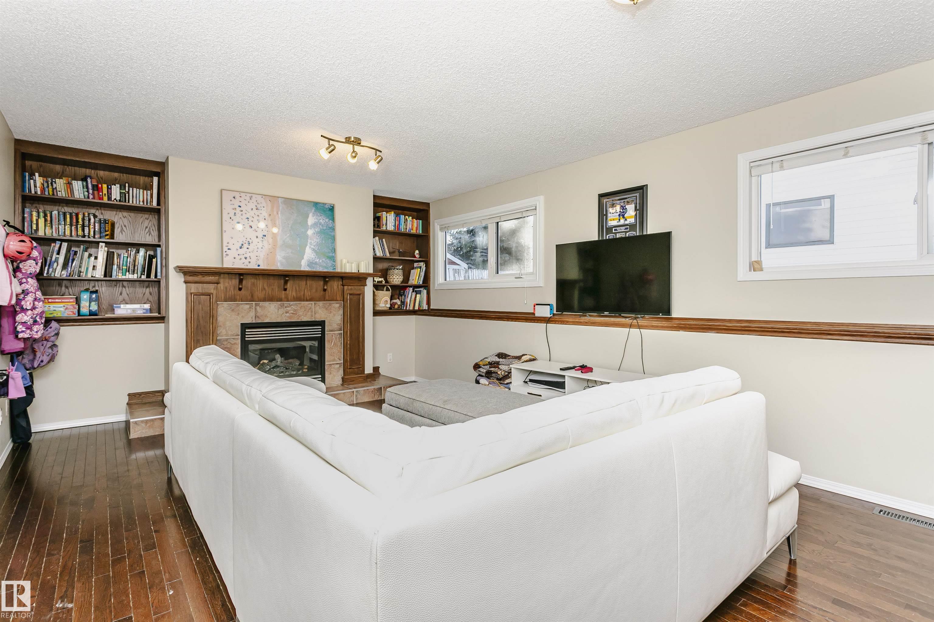 Photo 21 at 9 Burlington Place, Brookwood, Spruce Grove