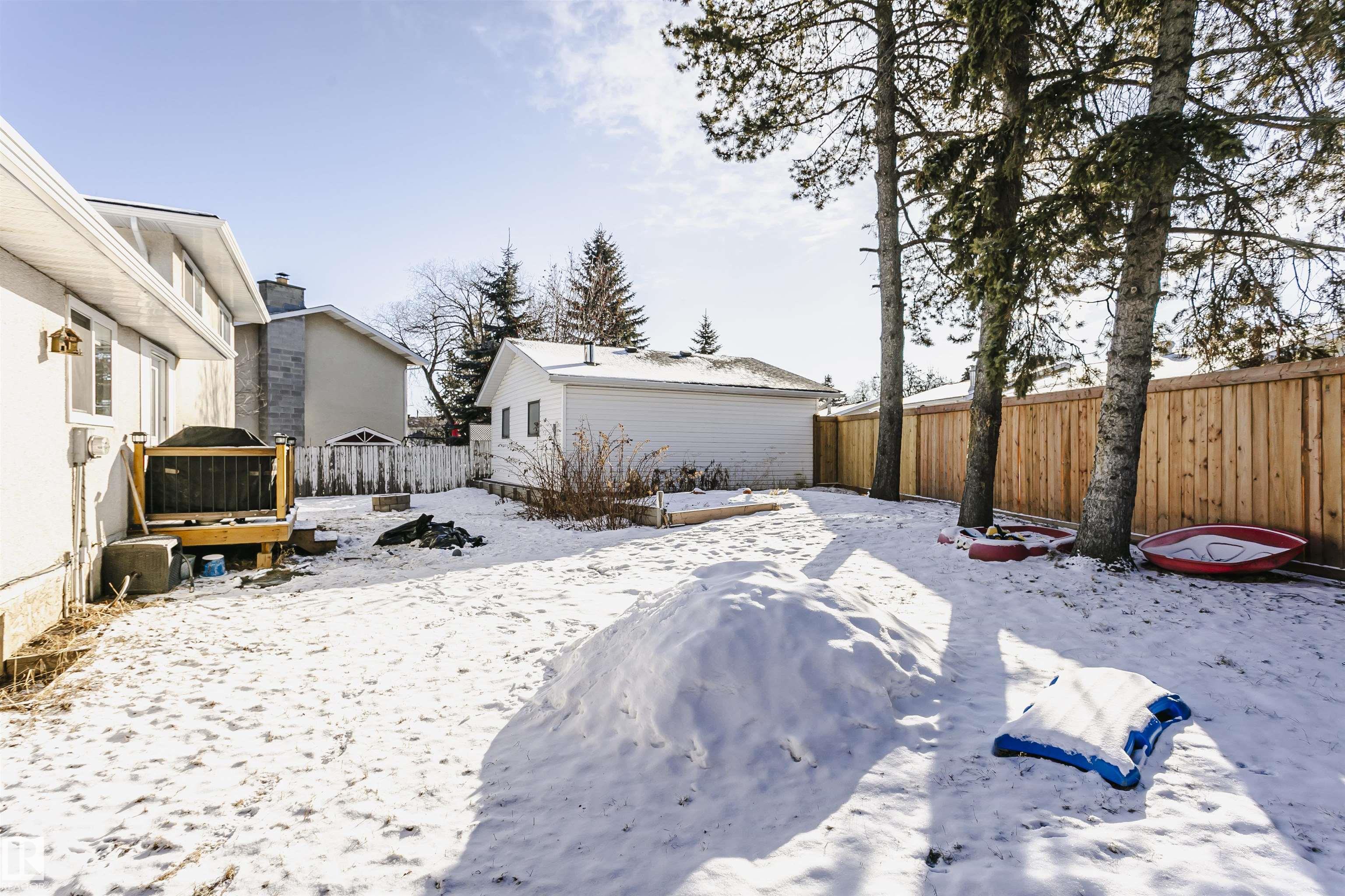 Photo 47 at 9 Burlington Place, Brookwood, Spruce Grove