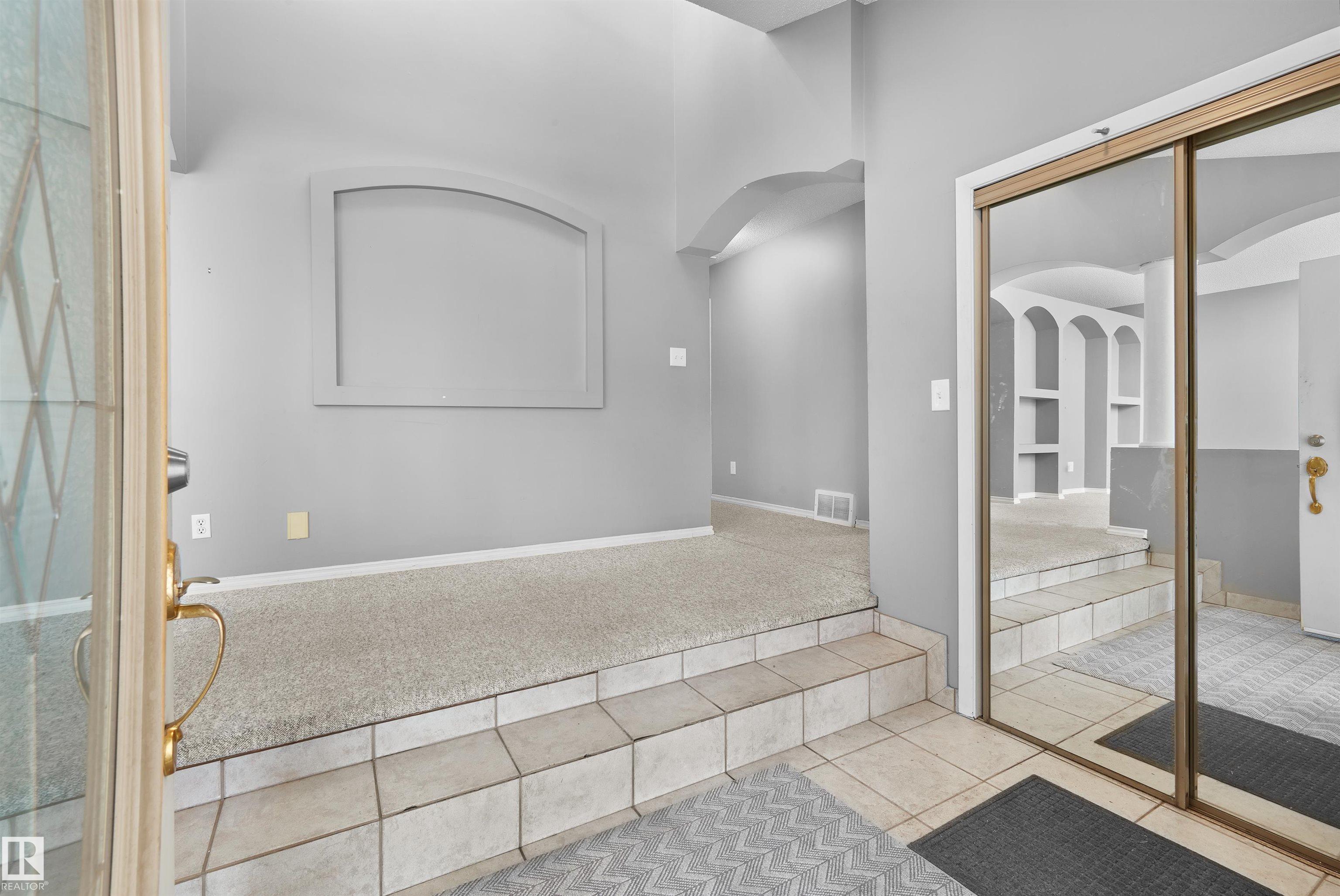 Photo 2 at 4203 Ramsay Crescent NW, Ramsay Heights, Edmonton