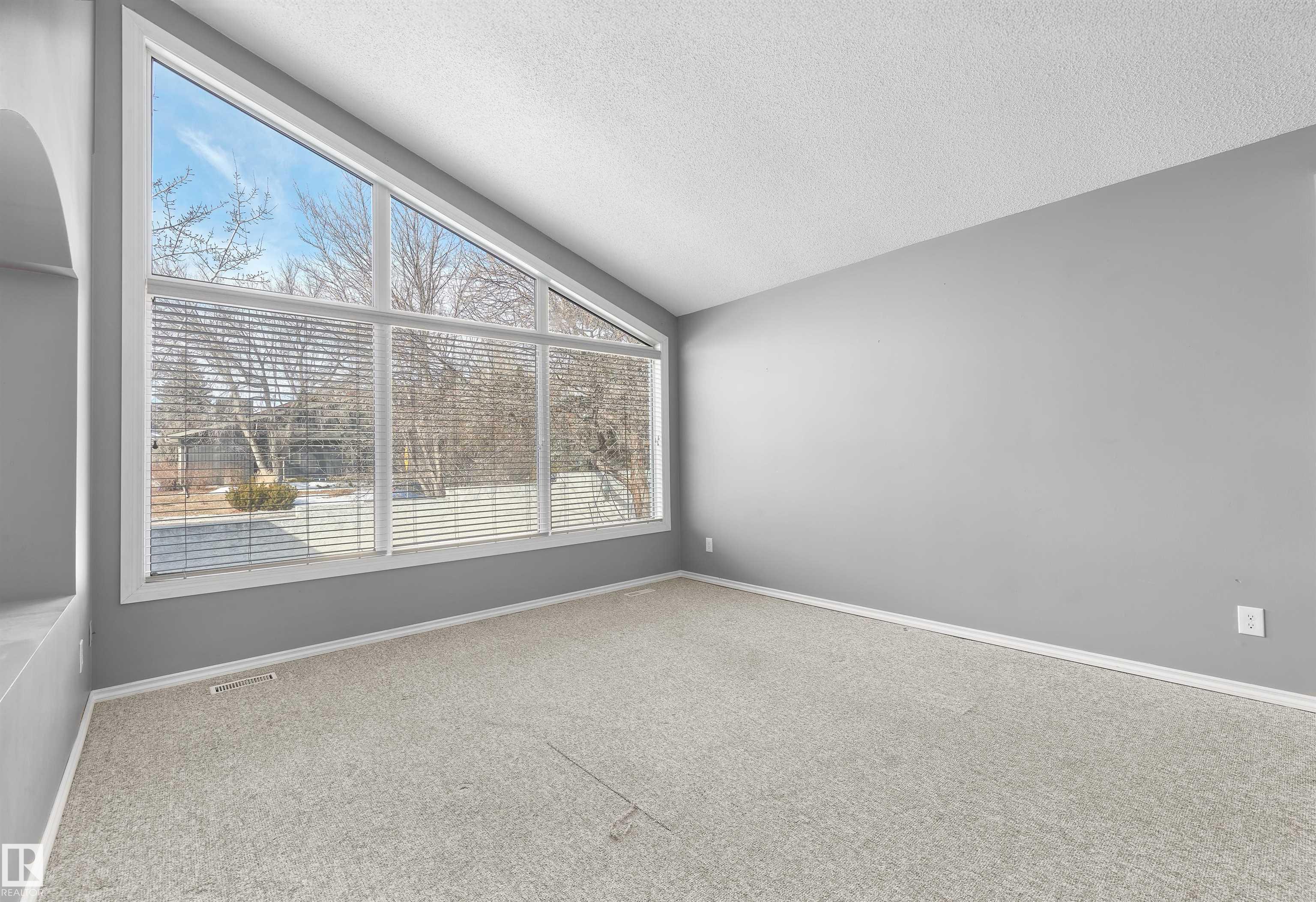 Photo 4 at 4203 Ramsay Crescent NW, Ramsay Heights, Edmonton