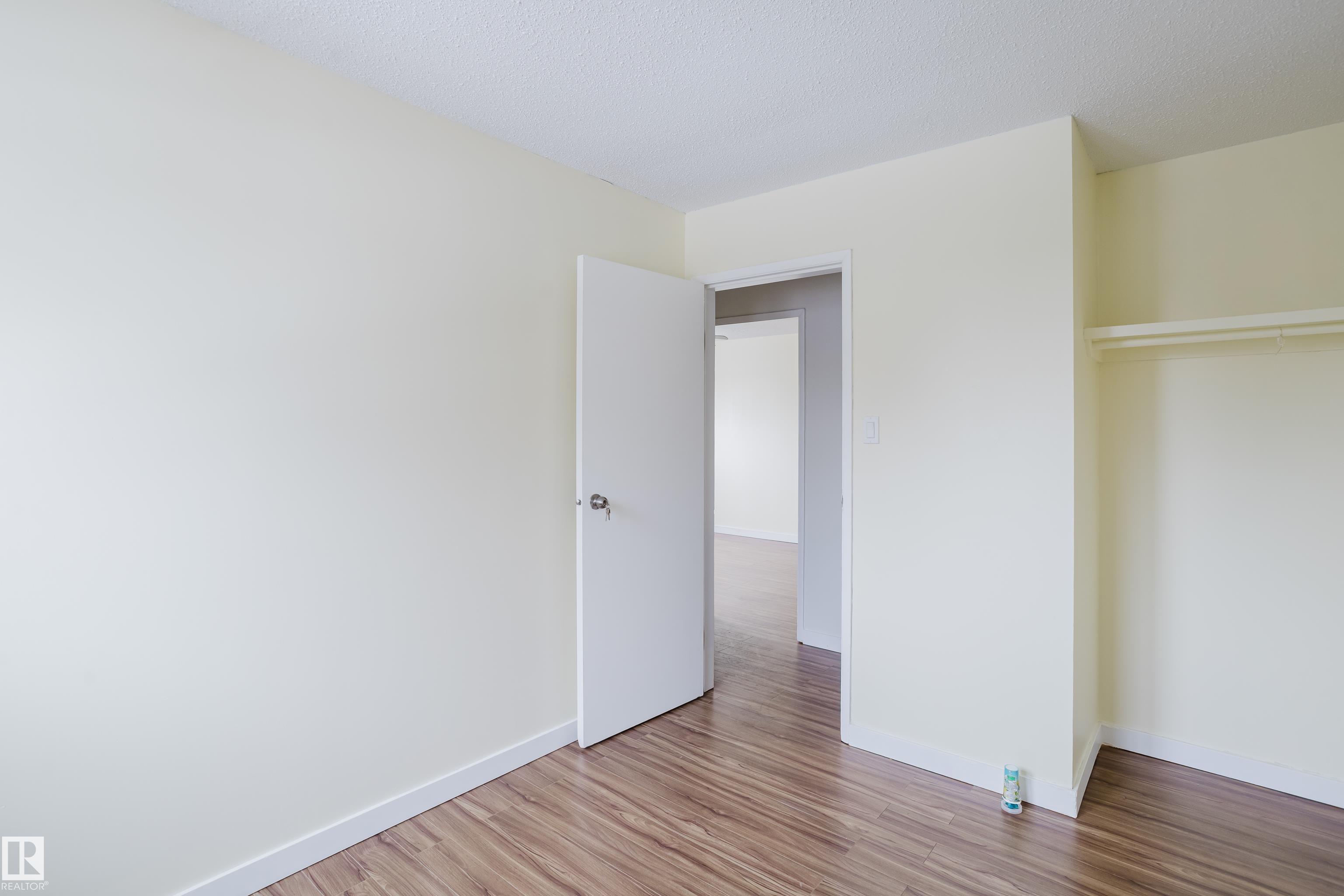 Photo 11 at 4 Belmead Gardens gardens NW, Belmead, Edmonton