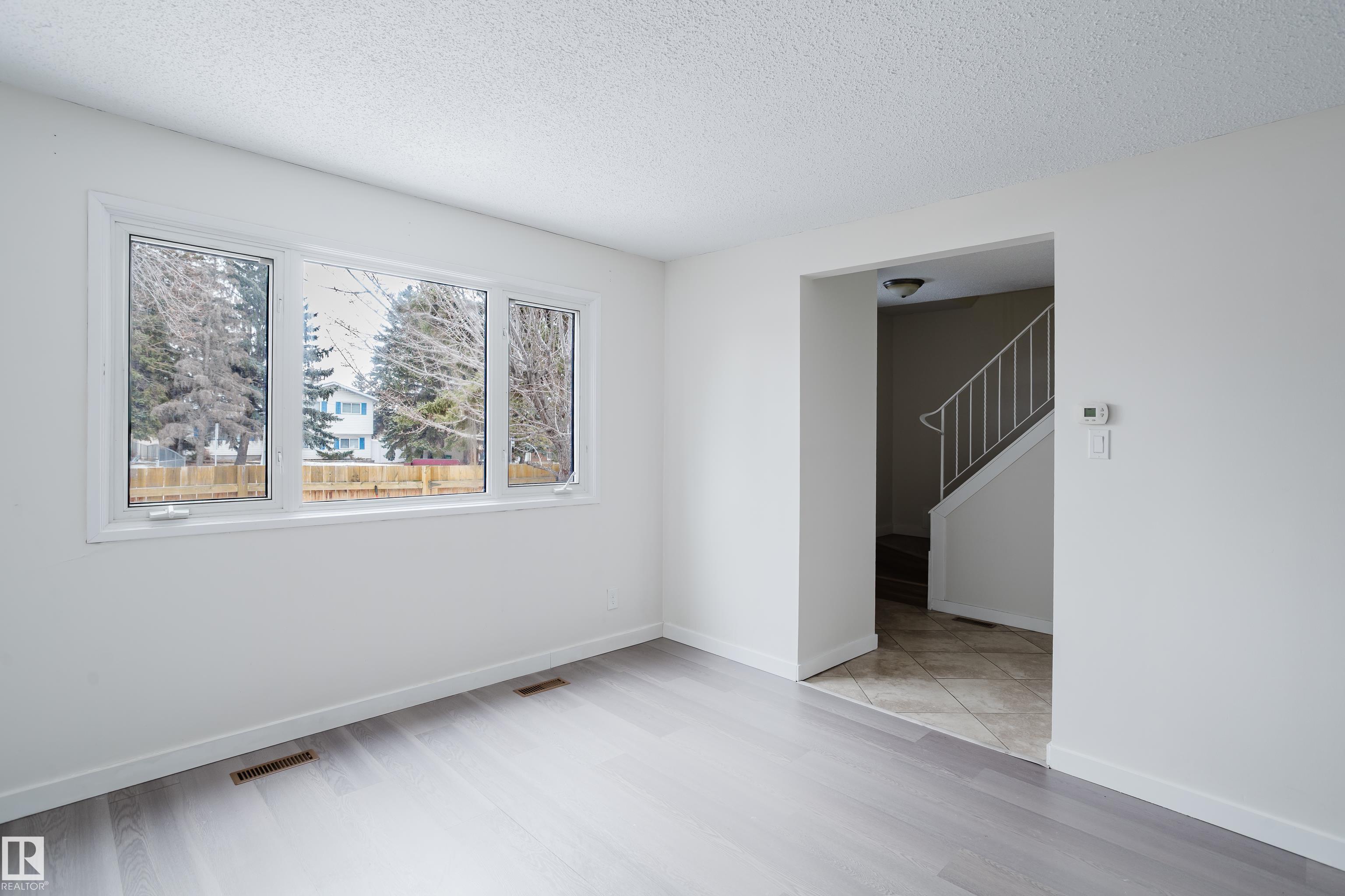 Photo 6 at 4 Belmead Gardens gardens NW, Belmead, Edmonton