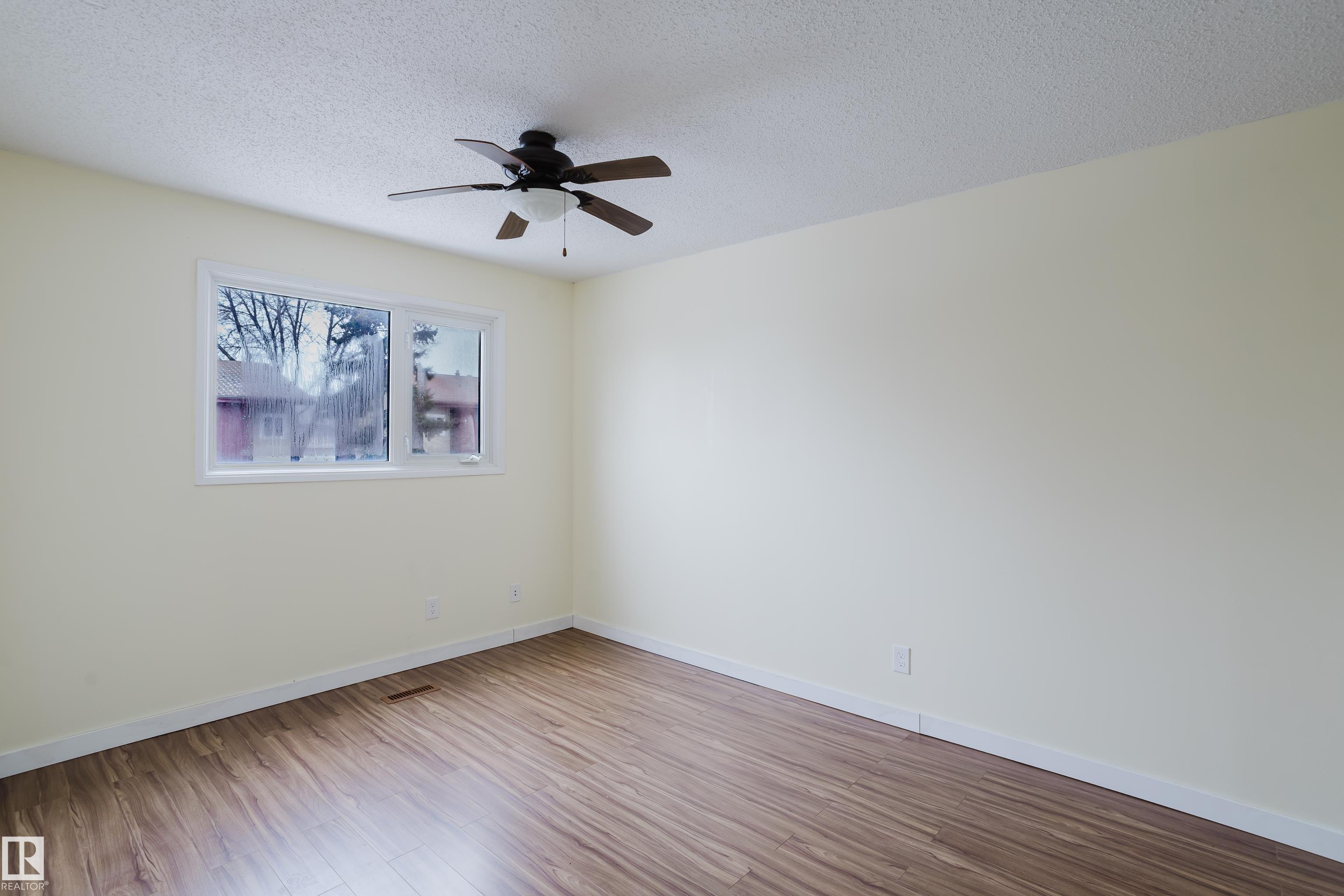 Photo 9 at 4 Belmead Gardens gardens NW, Belmead, Edmonton