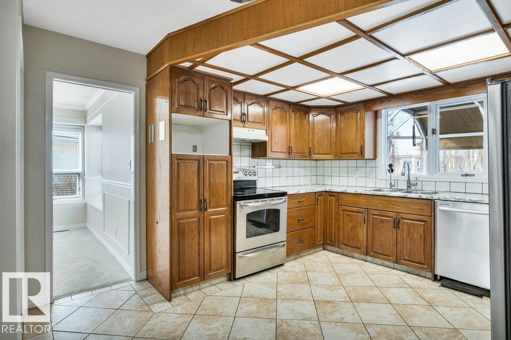 Photo 14 at 20 Alphonse crest, Akinsdale, St. Albert