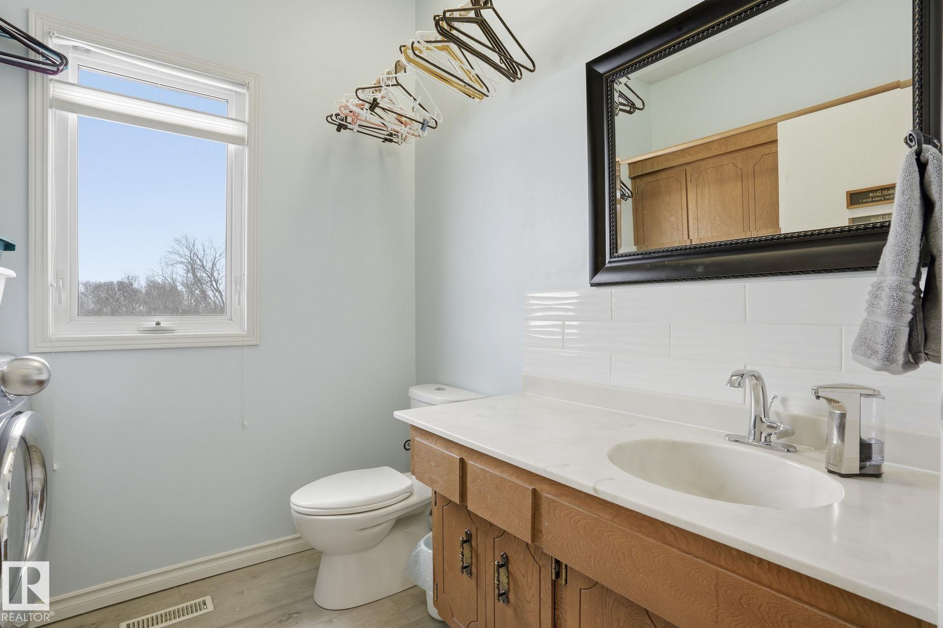 Photo 19 at 1551 Ellerslie Road SW, Decoteau, Edmonton