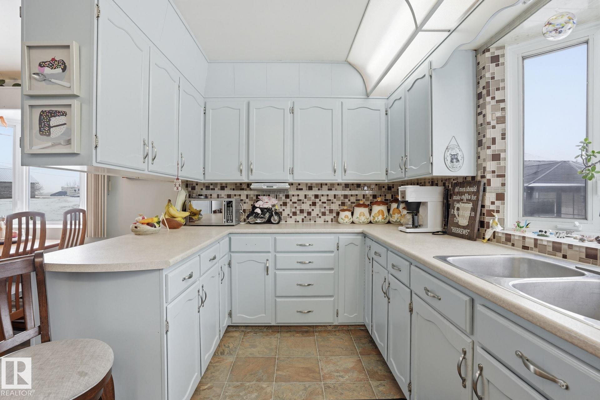 Photo 35 at 1551 Ellerslie Road SW, Decoteau, Edmonton