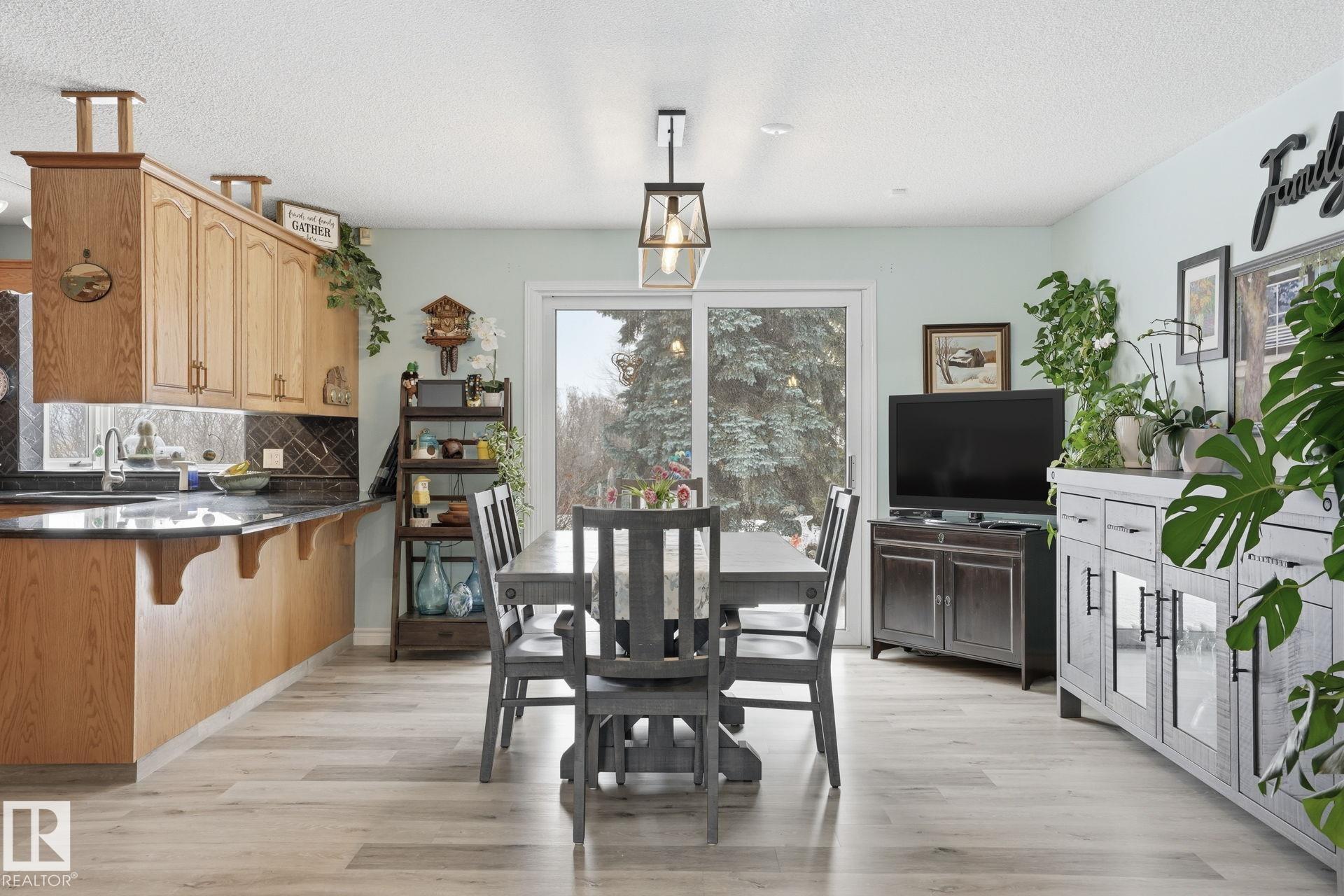 Photo 6 at 1551 Ellerslie Road SW, Decoteau, Edmonton