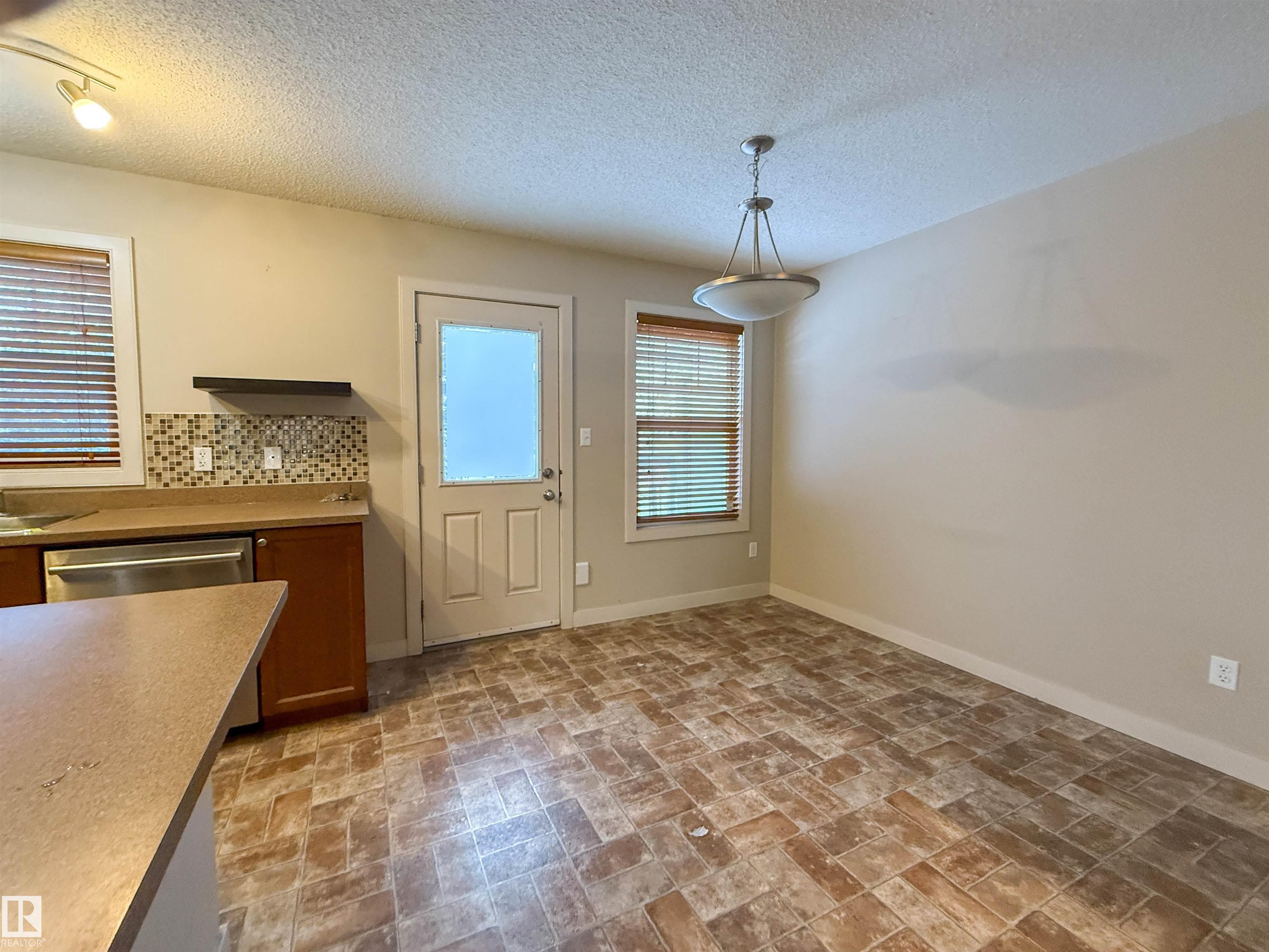 Picture for 6032 38 AV NW